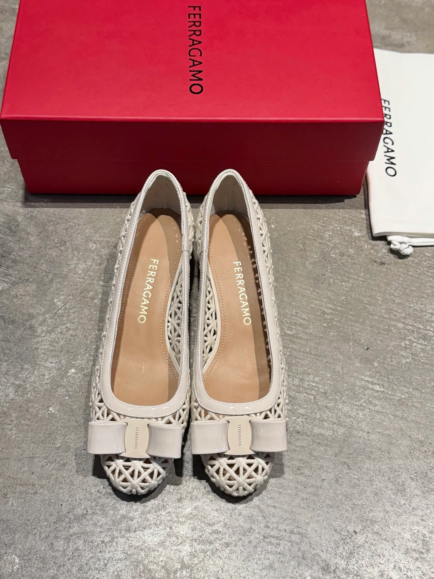 Туфли Женские Salvatore Ferragamo 17642581
