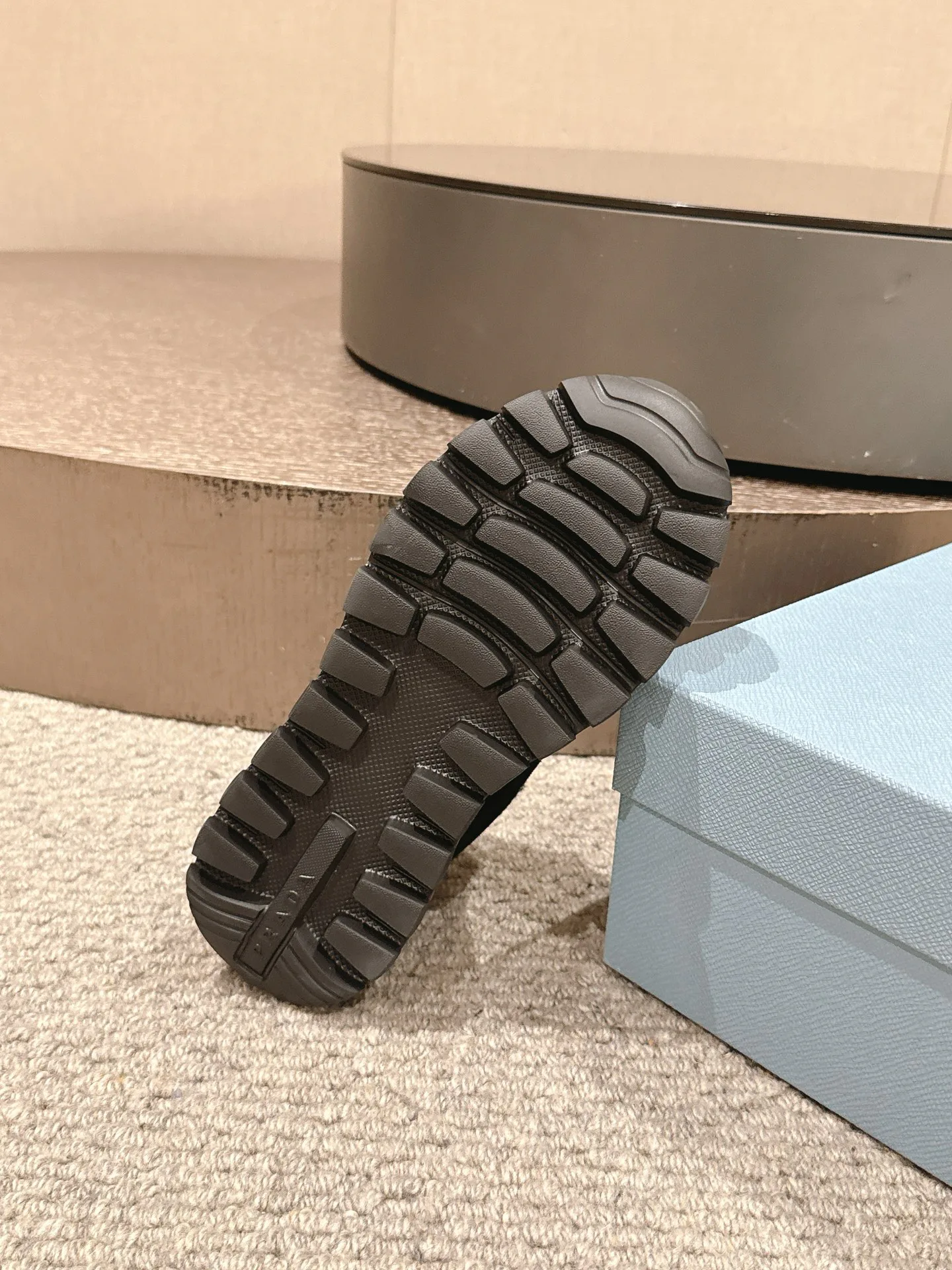 Кроссовки Женские Prada 334585