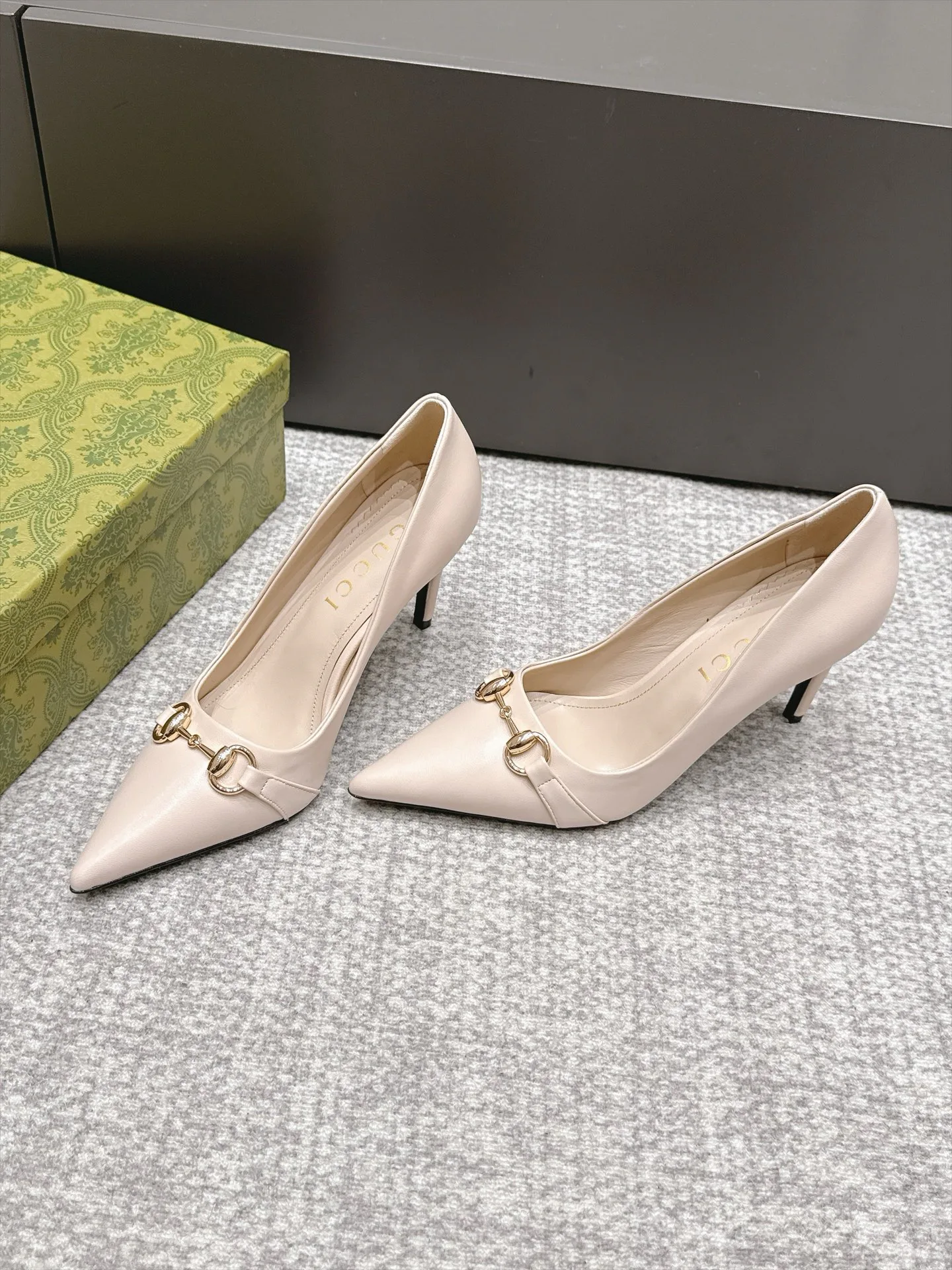 Туфли Женские Gucci 18765534