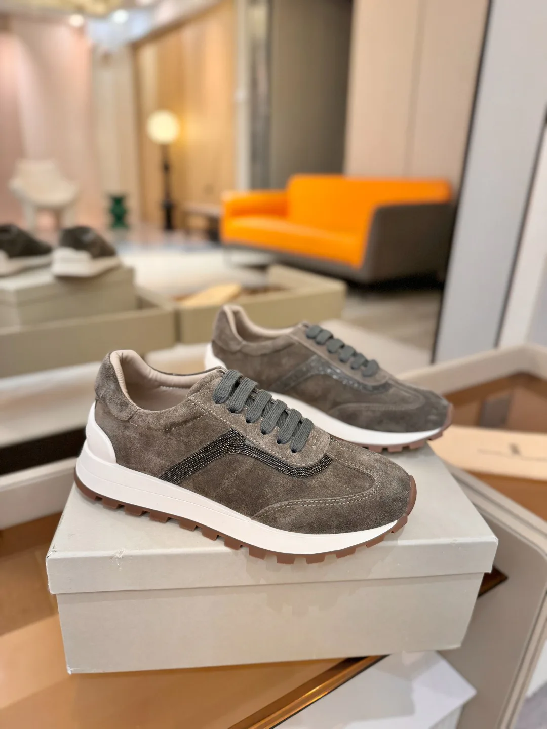 Кроссовки Женские Brunello Cucinelli 18813037