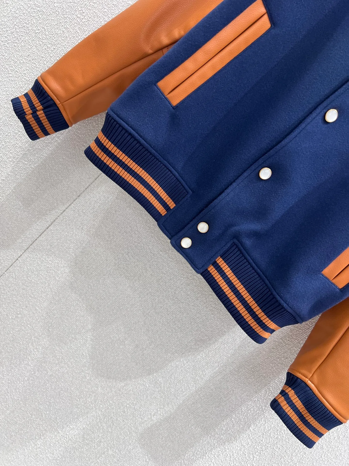 Куртки И Пуховики Женские Louis Vuitton 4711249