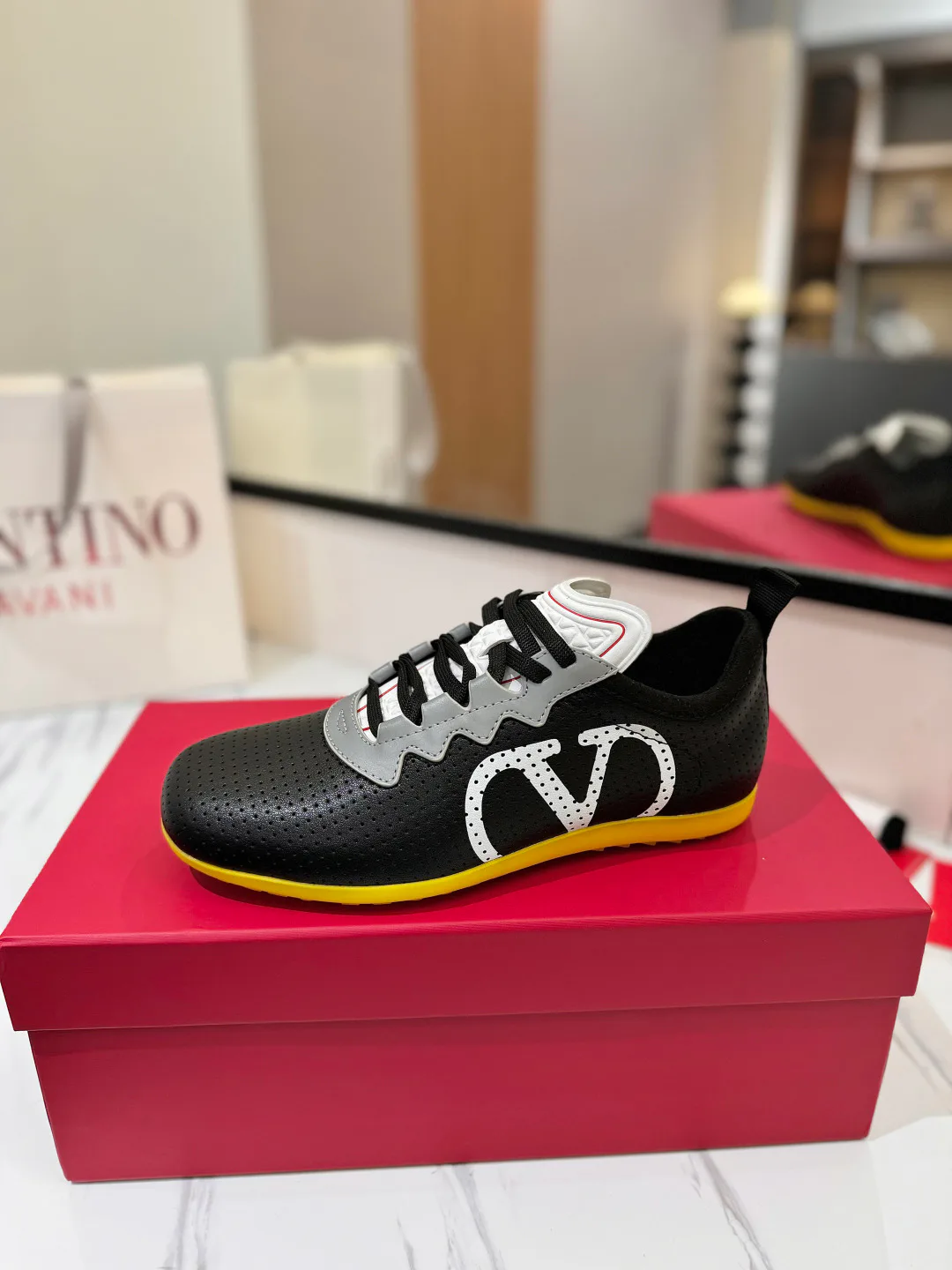 Кроссовки Мужские Valentino 9176