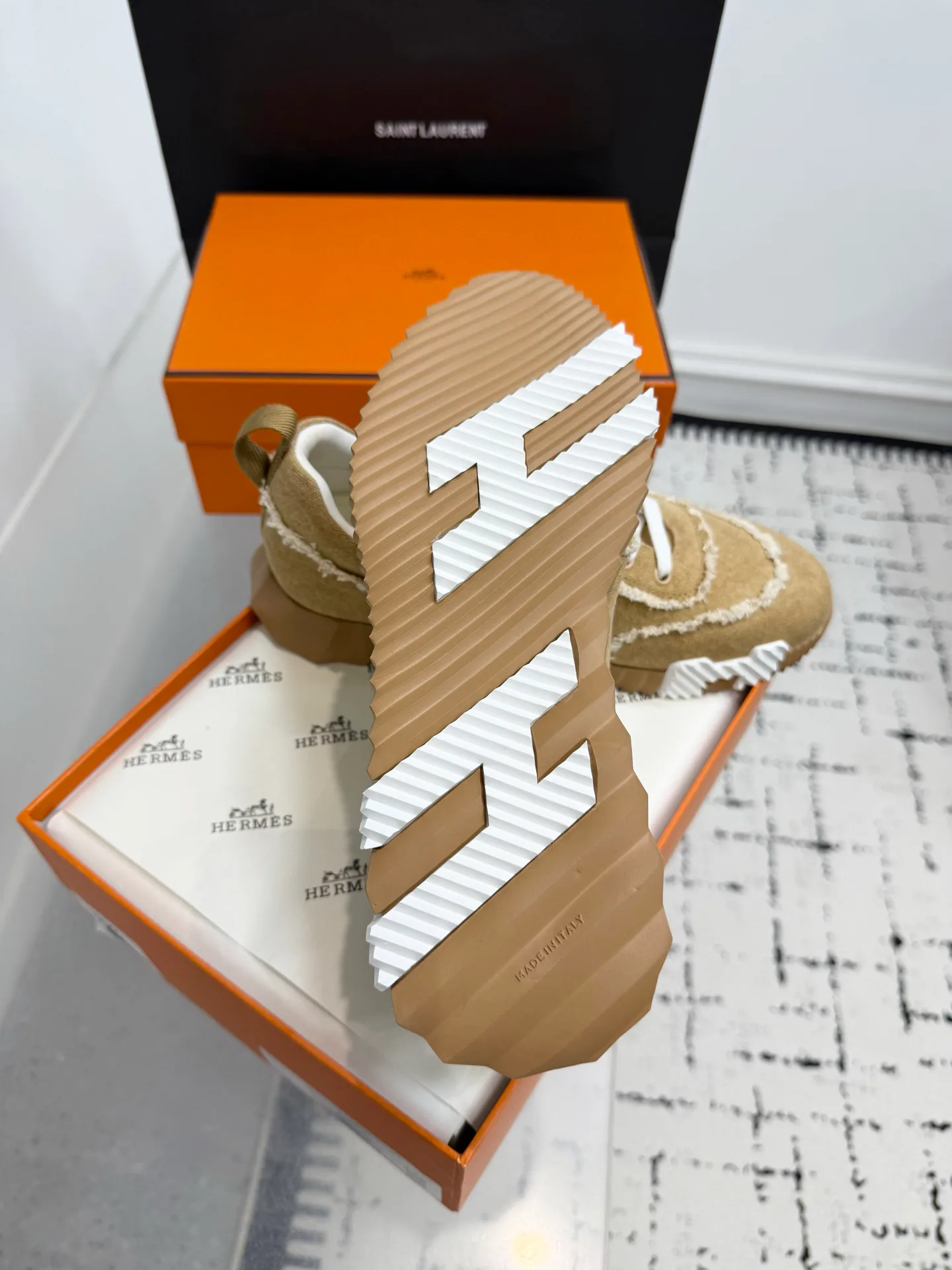 Кроссовки Женские Hermes 199488