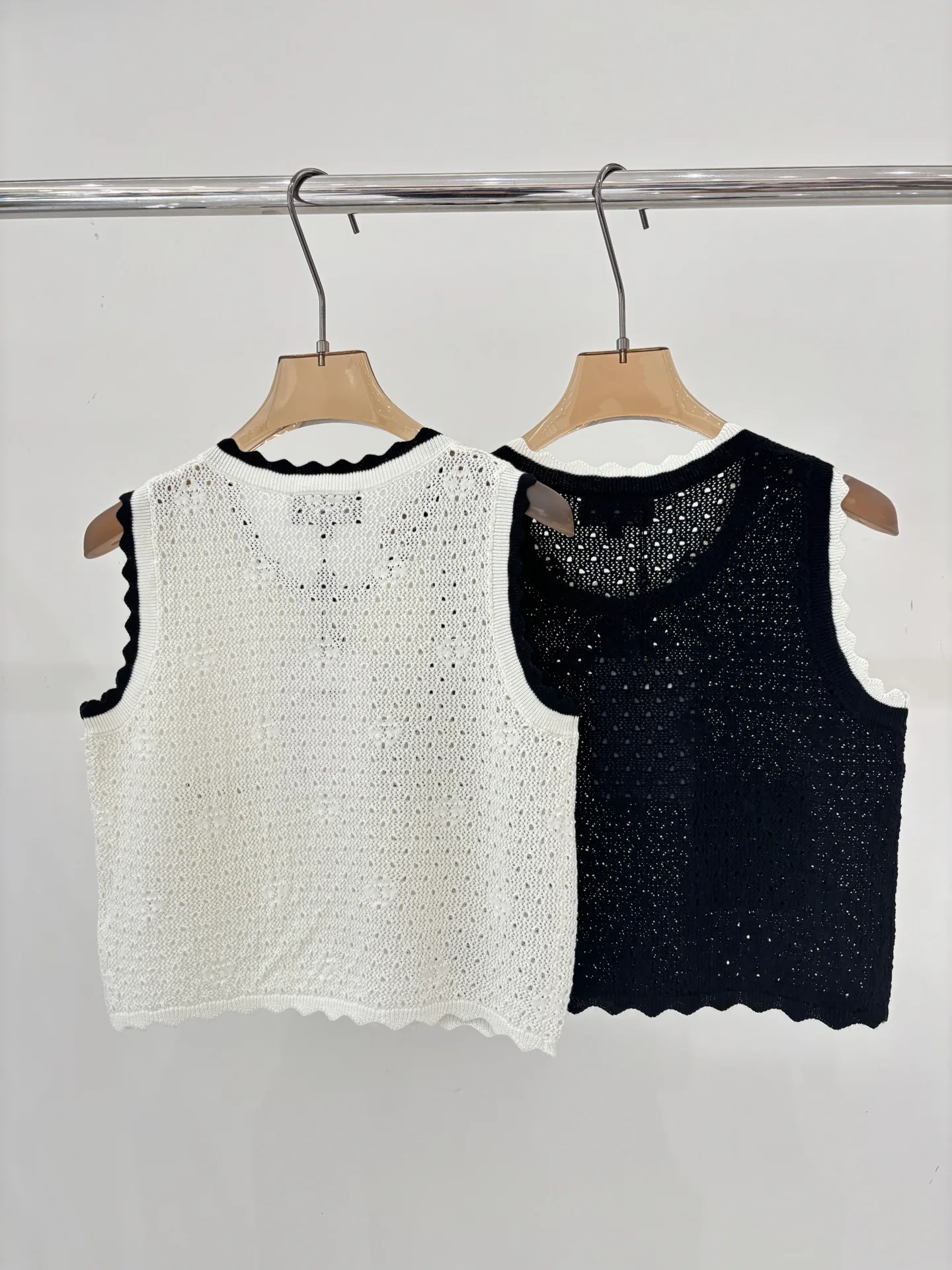 Жилеты Женские Chanel 11540311
