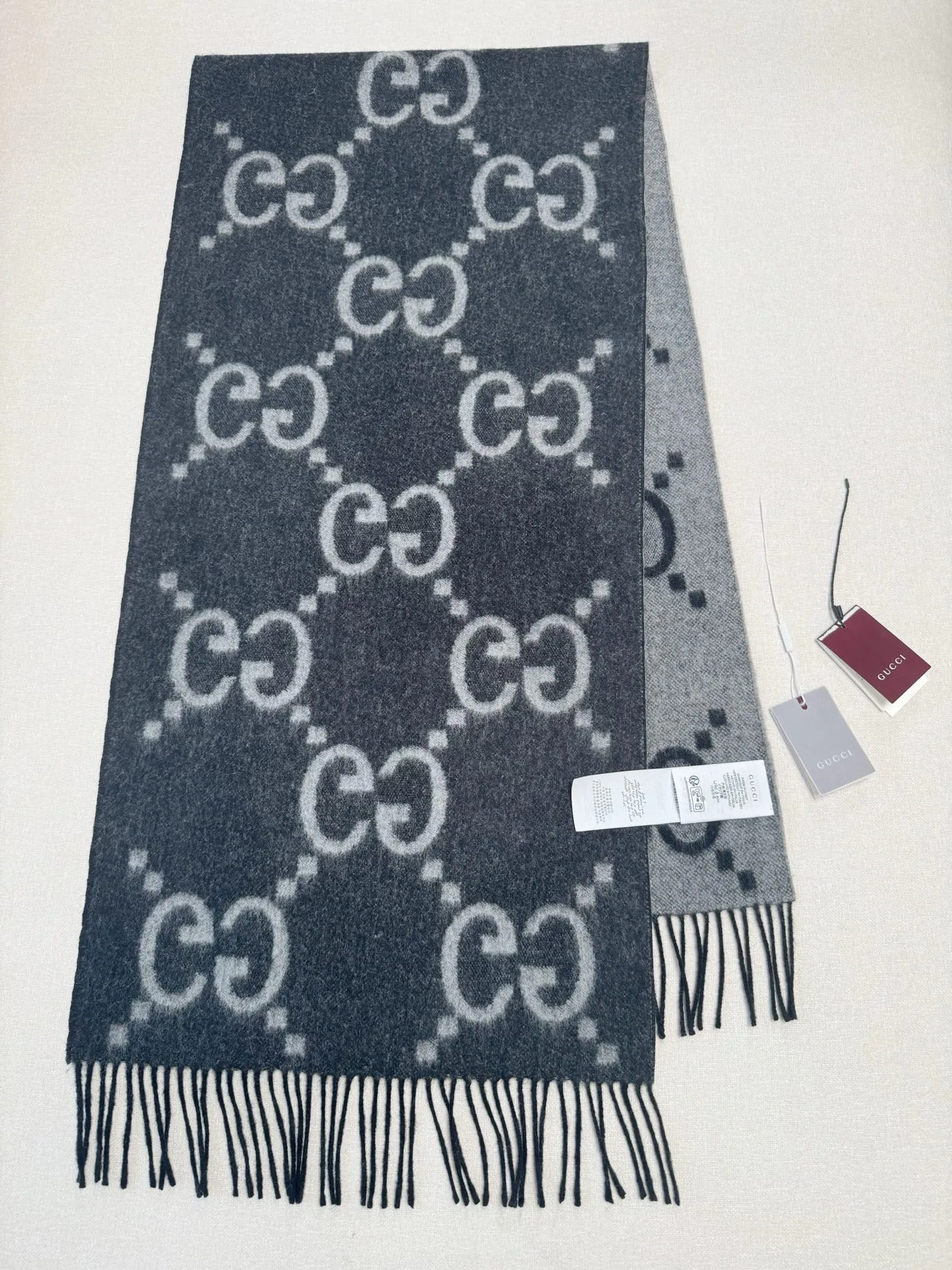 Шарфы Gucci 17945388