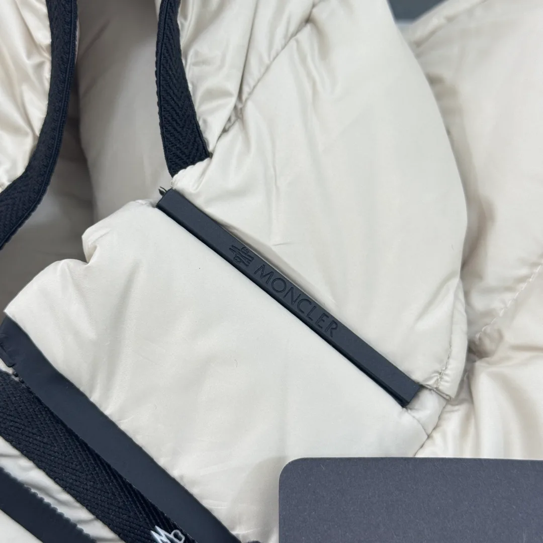 Жилеты Женские Moncler 18001990