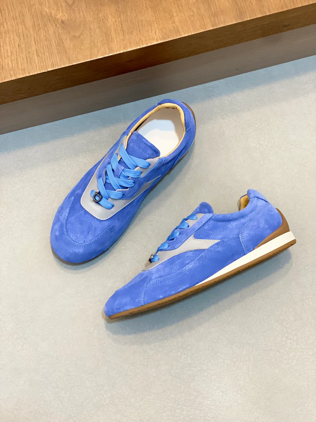 Кроссовки Мужские Salvatore Ferragamo 18274575