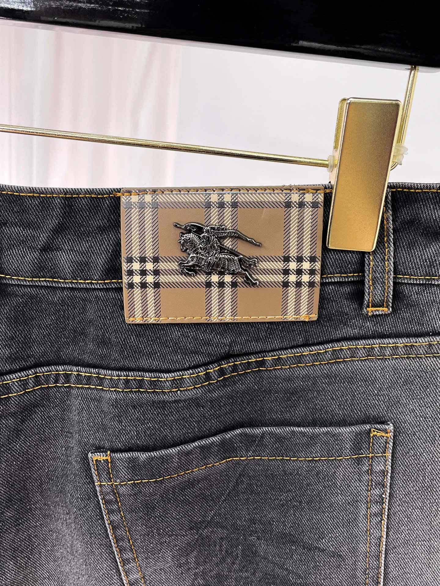 Джинсы Мужские Burberry 18499658