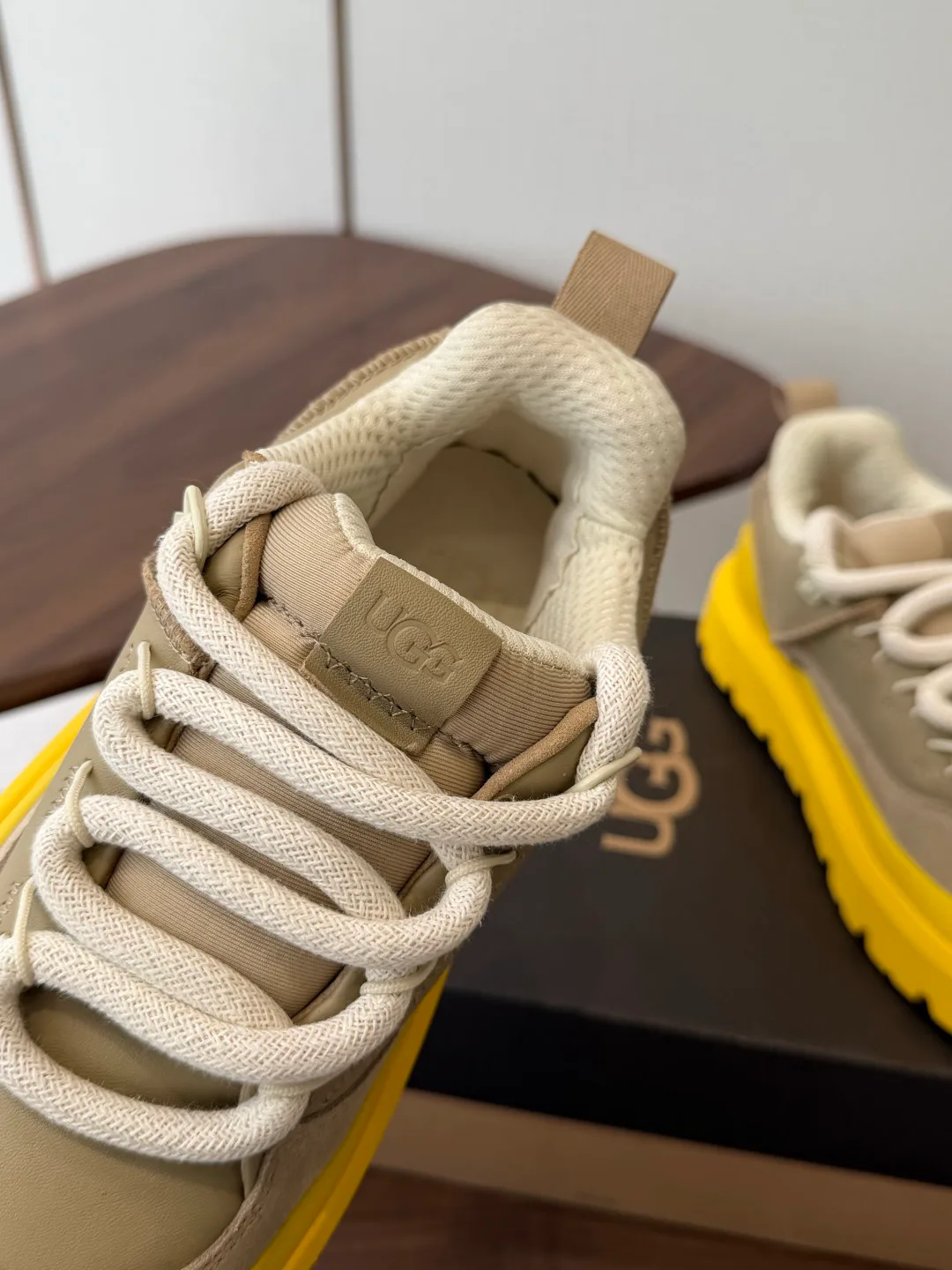 Кроссовки Женские Ugg 18796505