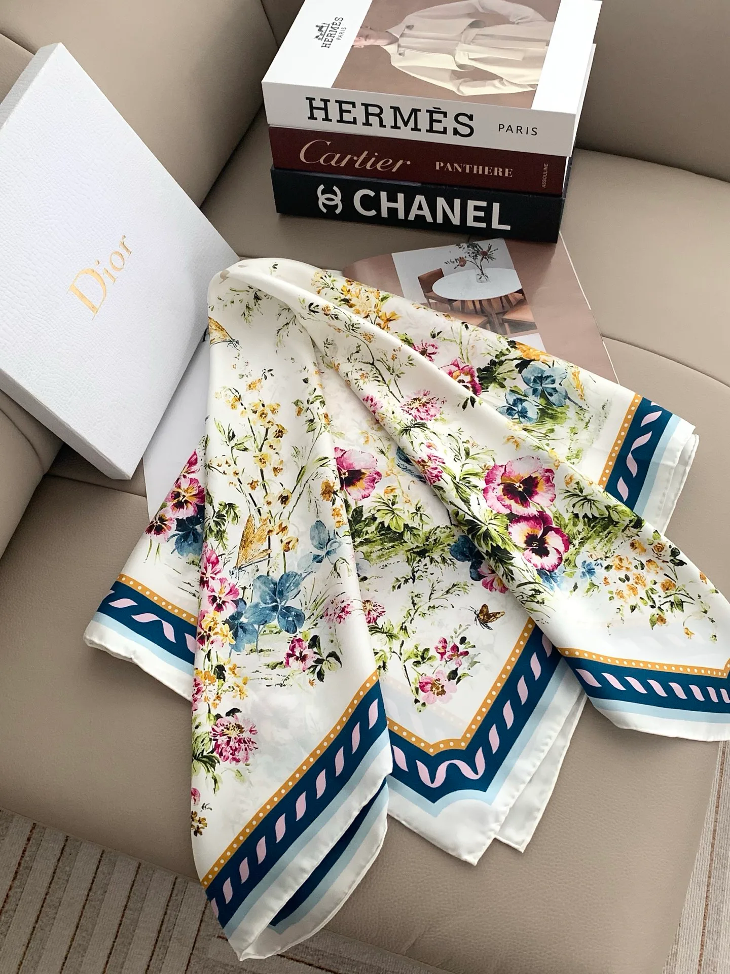 Платки Christian Dior 18675516