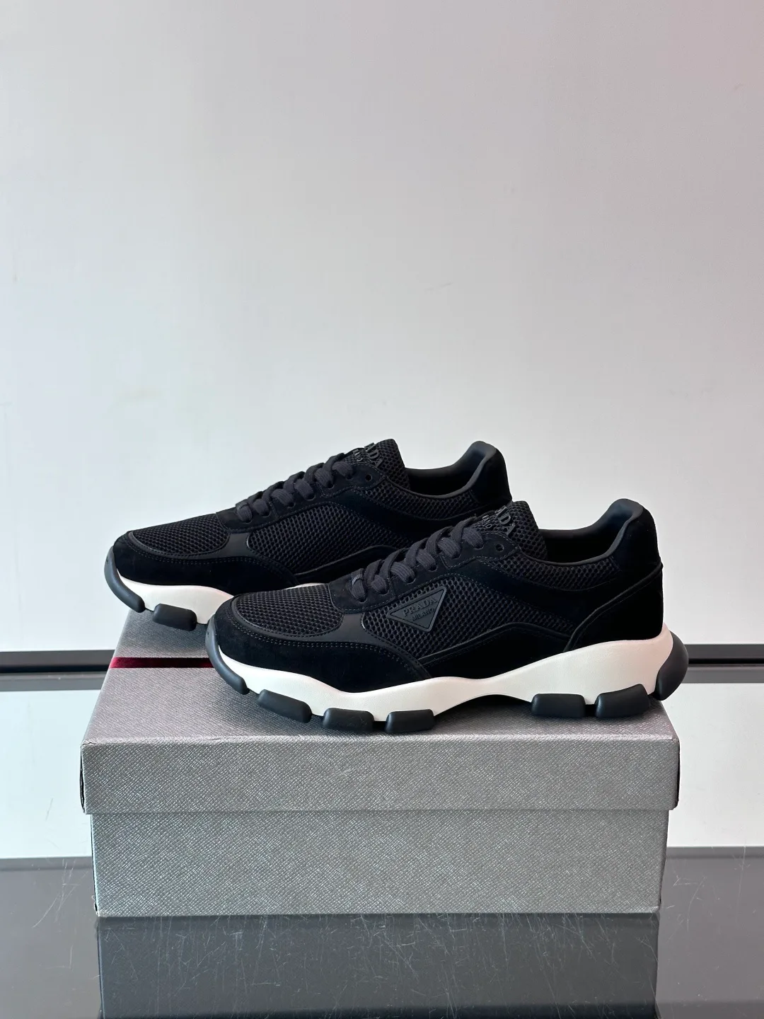 Кроссовки Женские Prada 18449475