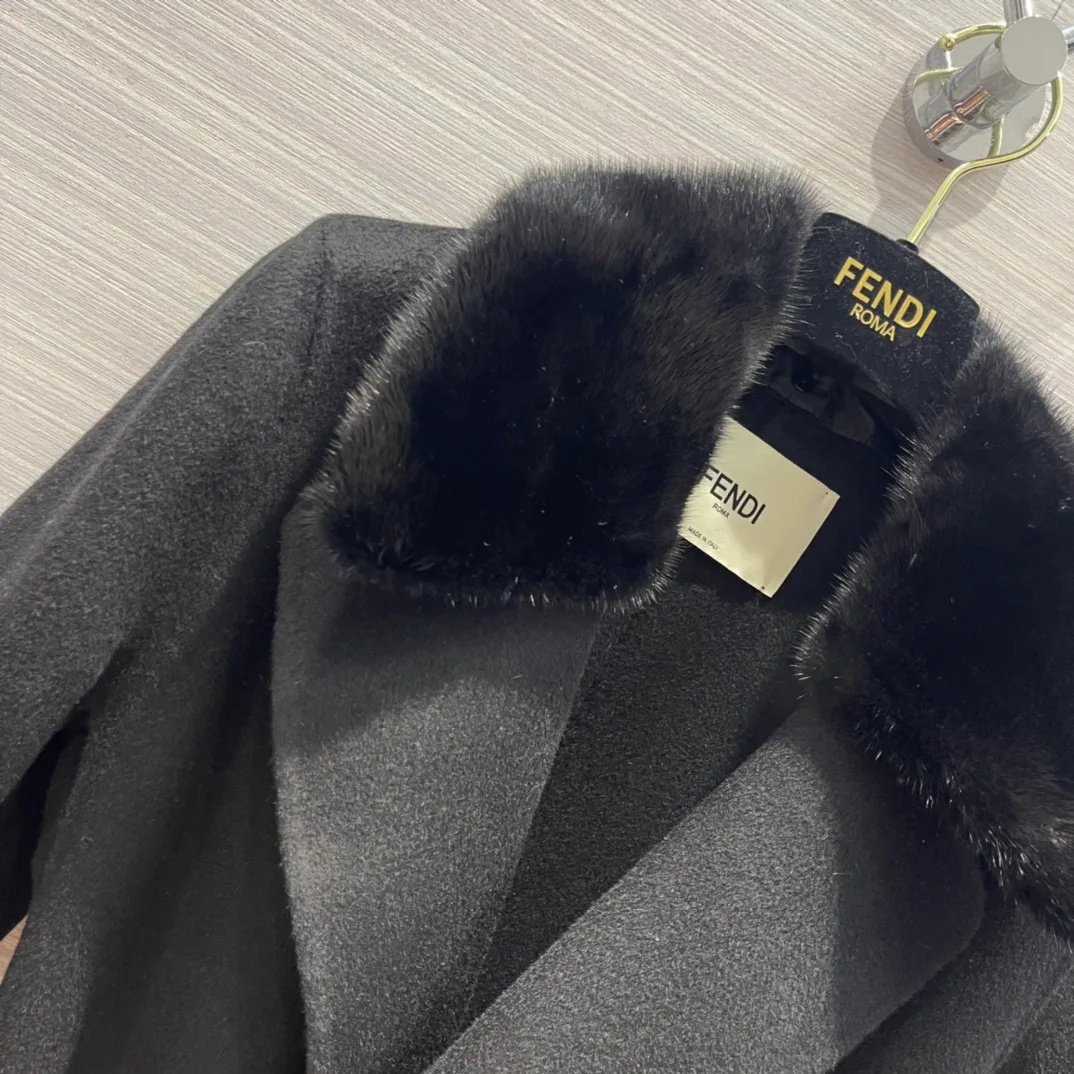 Пальто Женские Fendi 18200673
