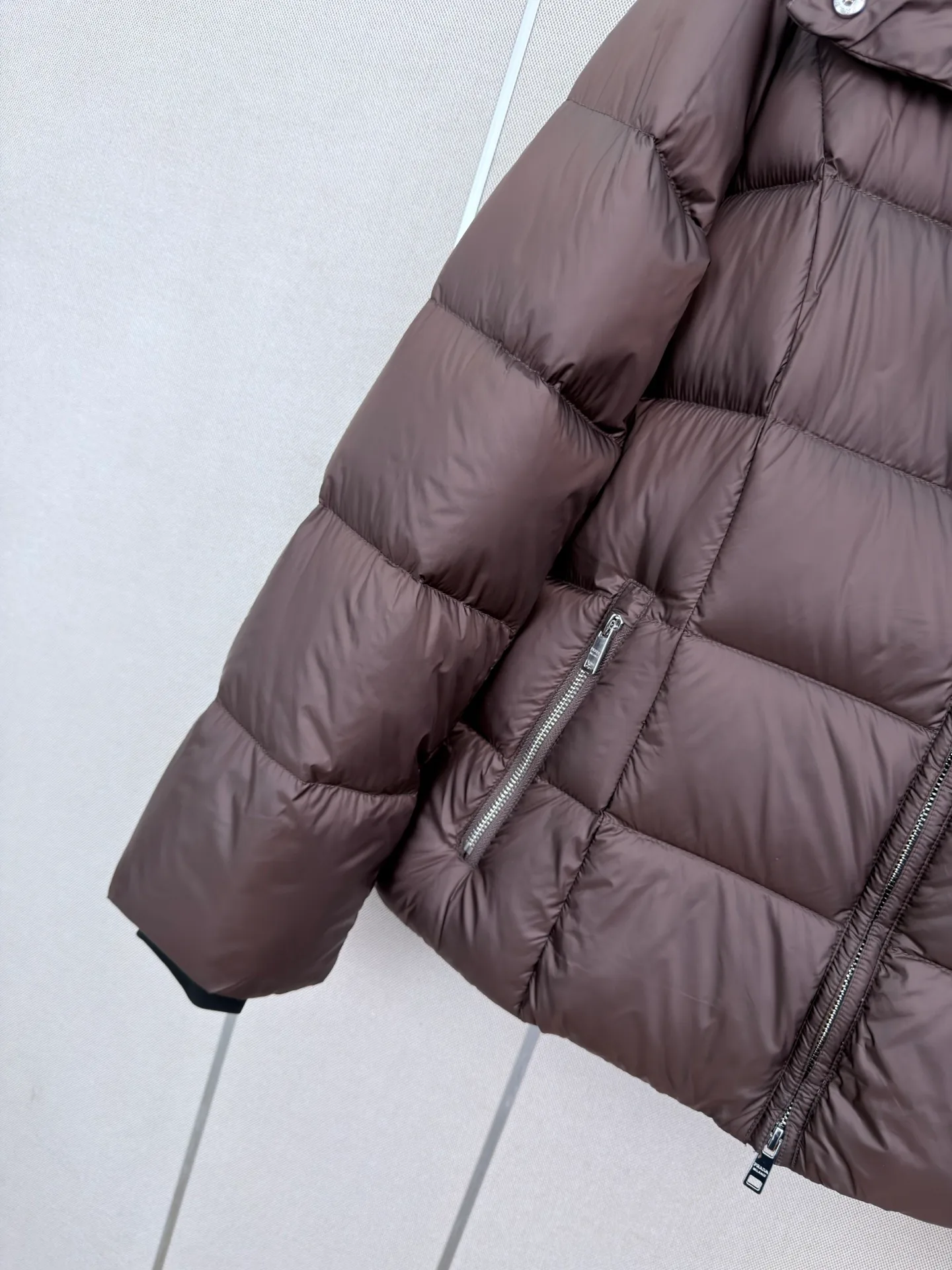 Куртки И Пуховики Женские Prada 18185813