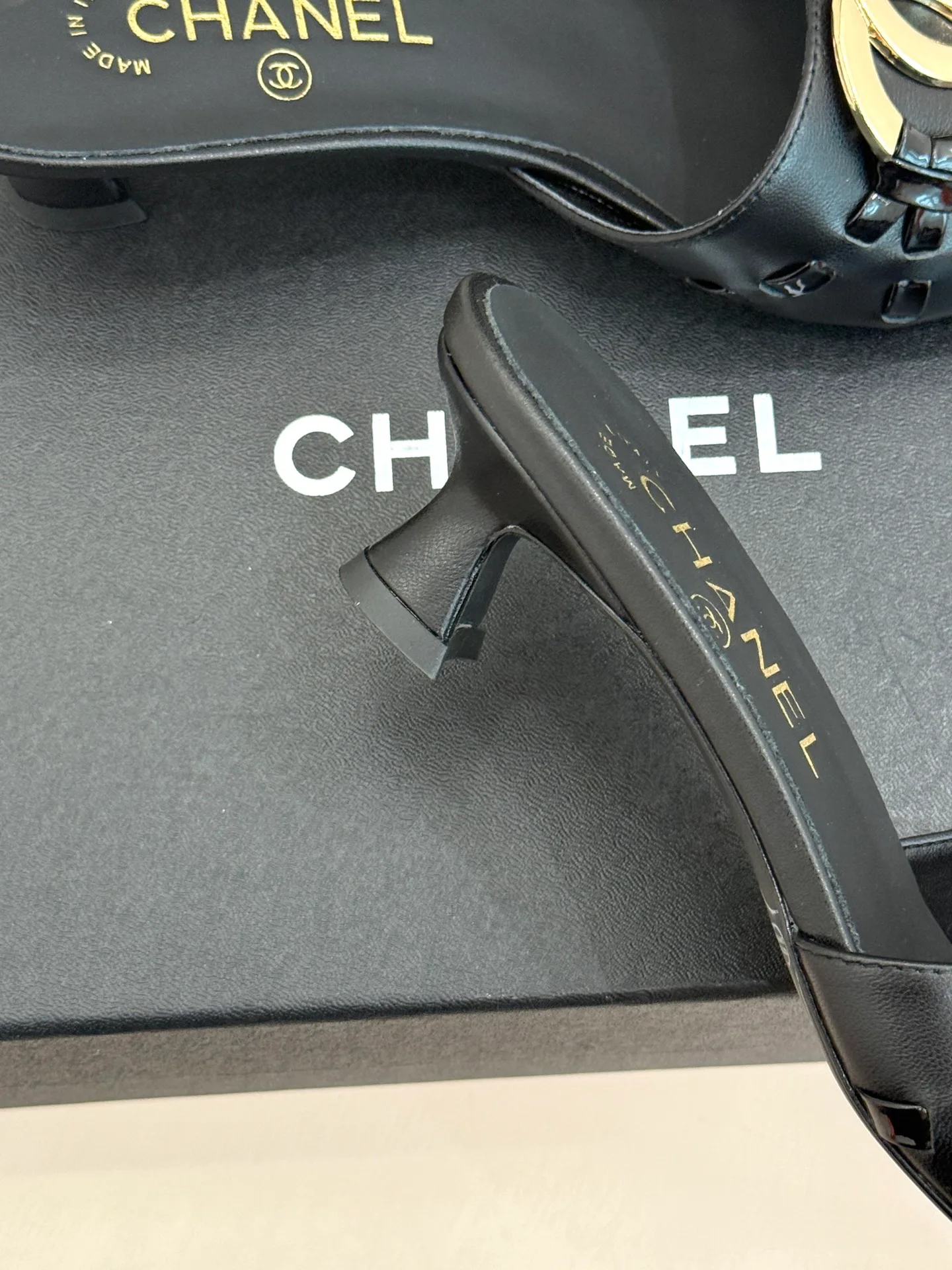 Шлепанцы Женские Chanel 16932249
