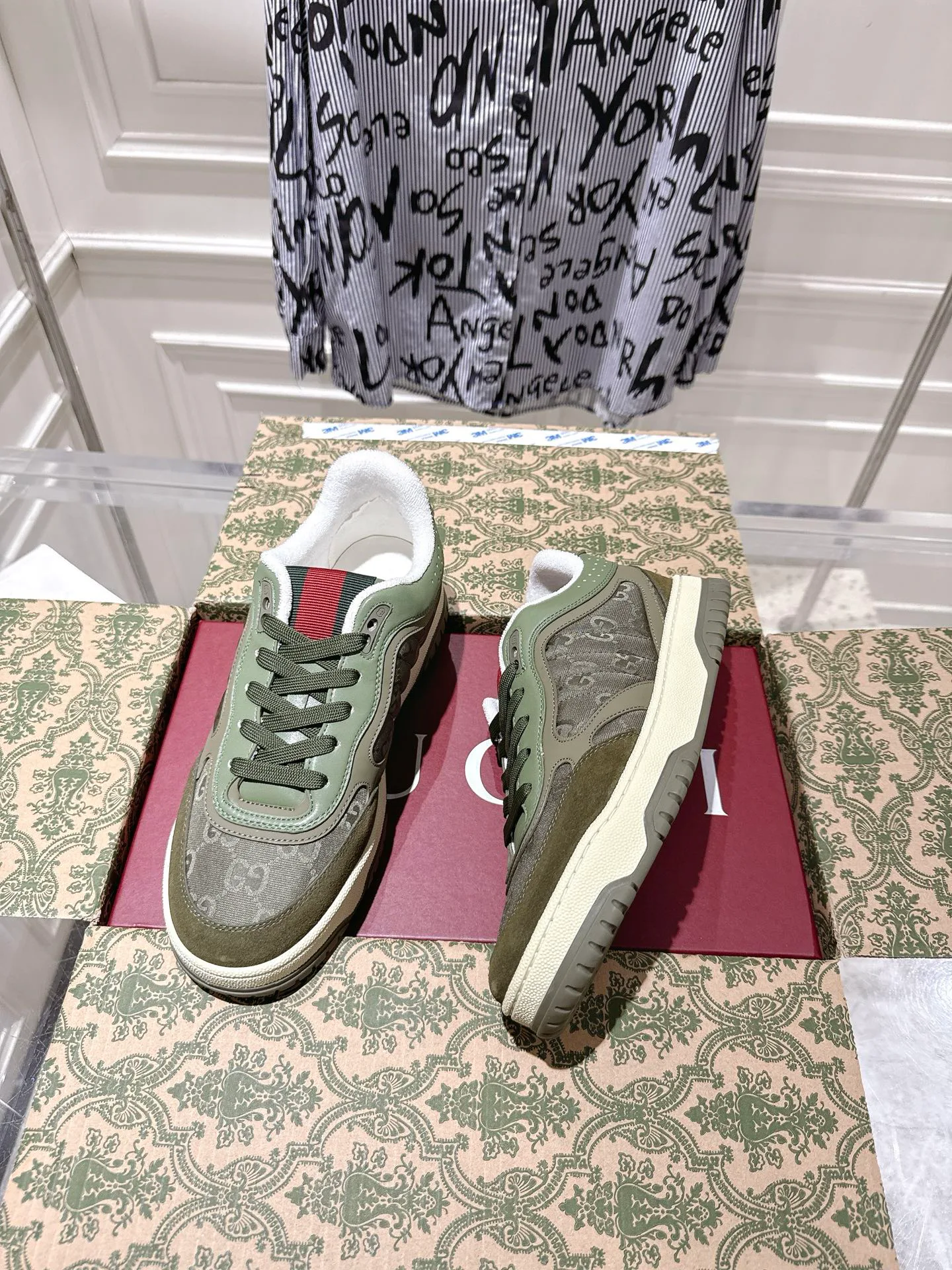 Кроссовки Женские Gucci 354832