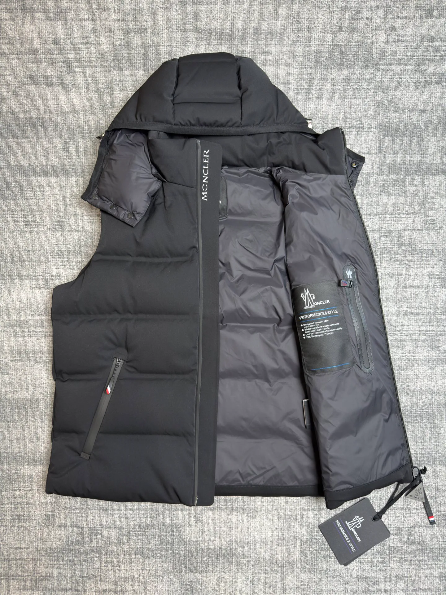 Куртки И Пуховики Мужские Moncler 17925011