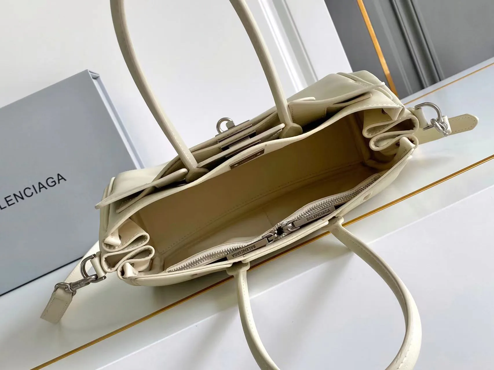 Сумки На Ремне Женские Balenciaga 84581