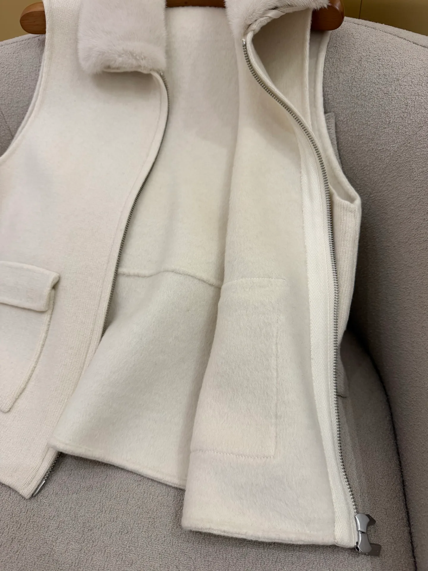 Жилеты Женские Loro Piana 18513128