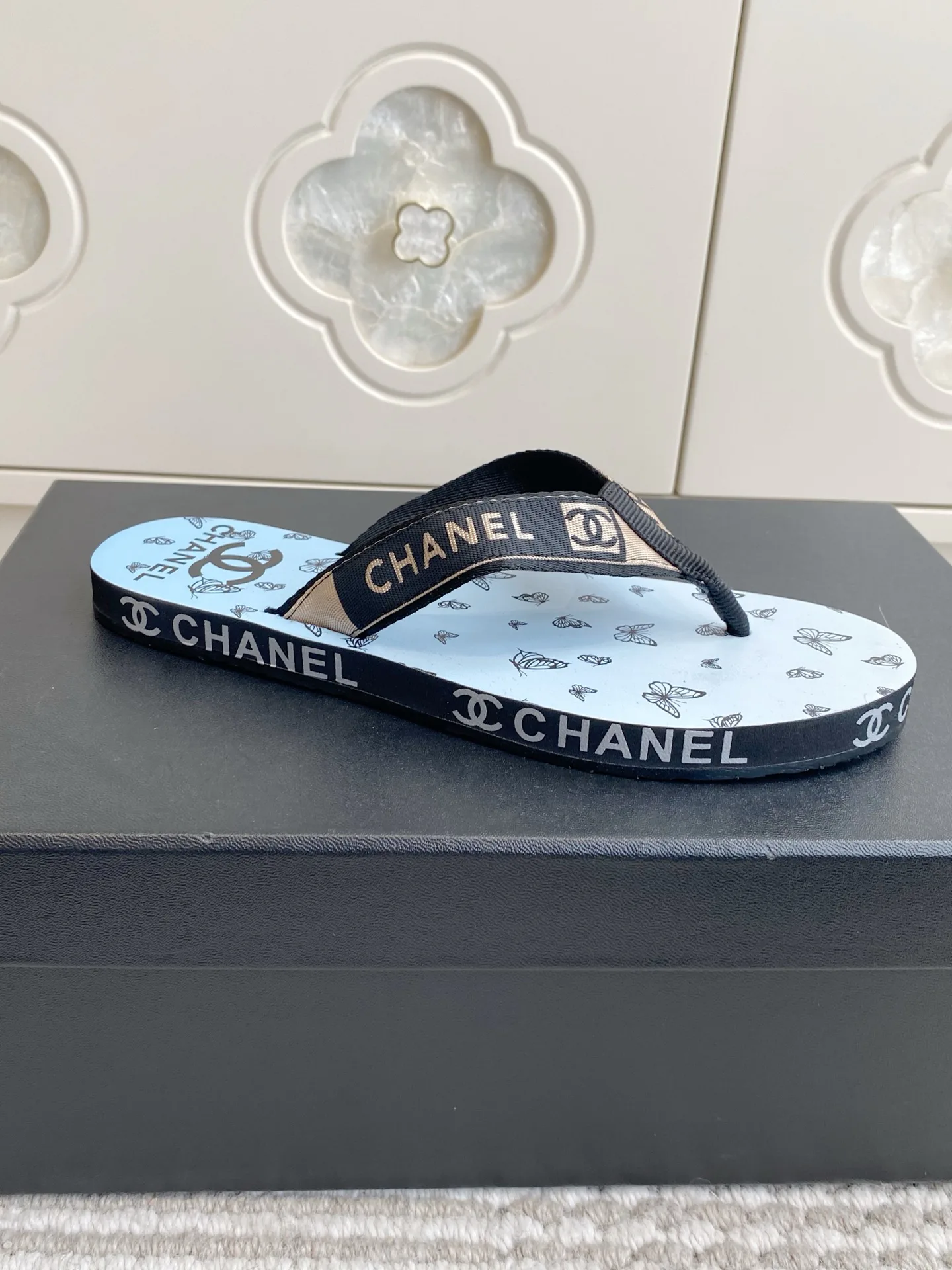Шлепанцы Женские Chanel 11909732