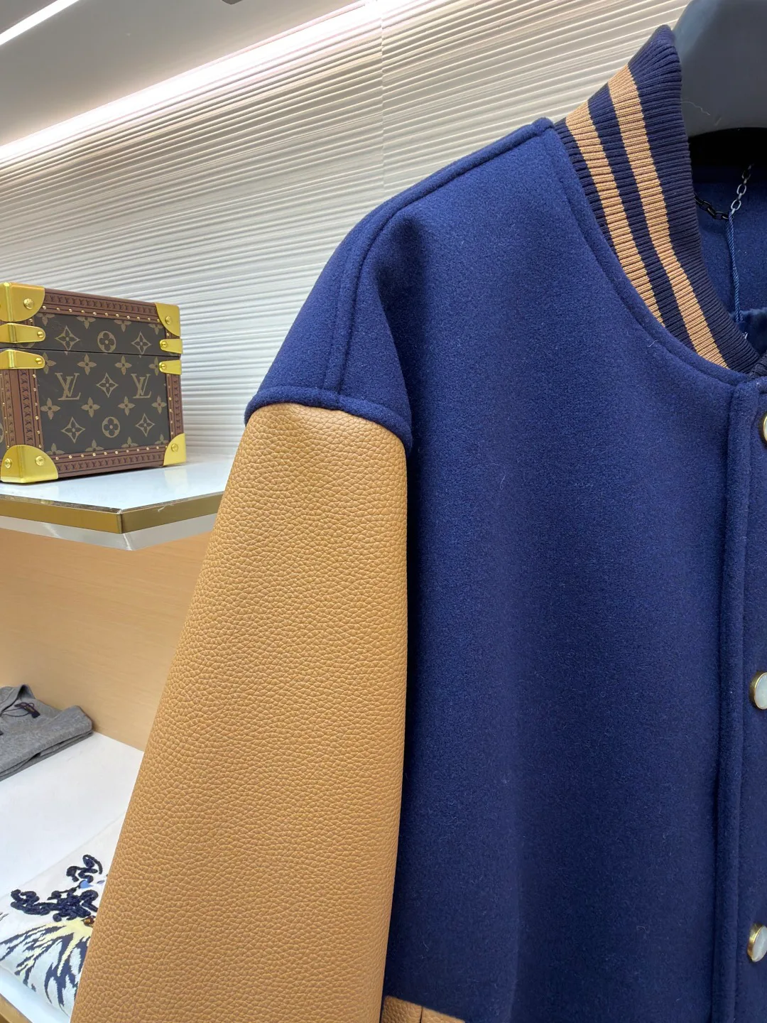 Куртки И Пуховики Мужские Louis Vuitton 11399333