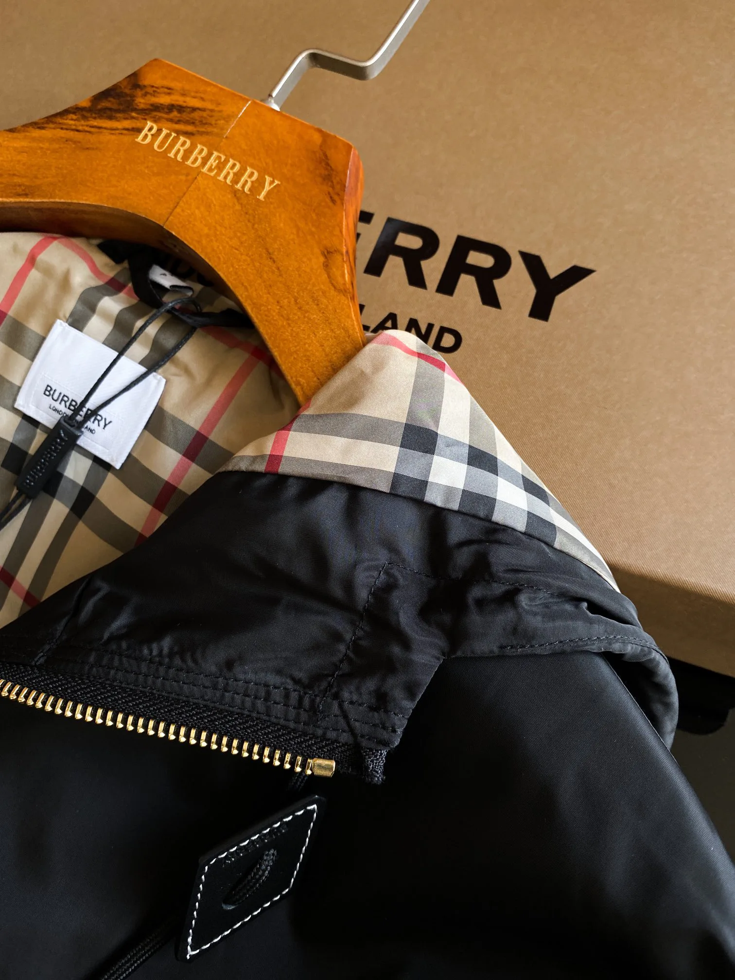 Куртки И Пуховики Женские Burberry 11862595