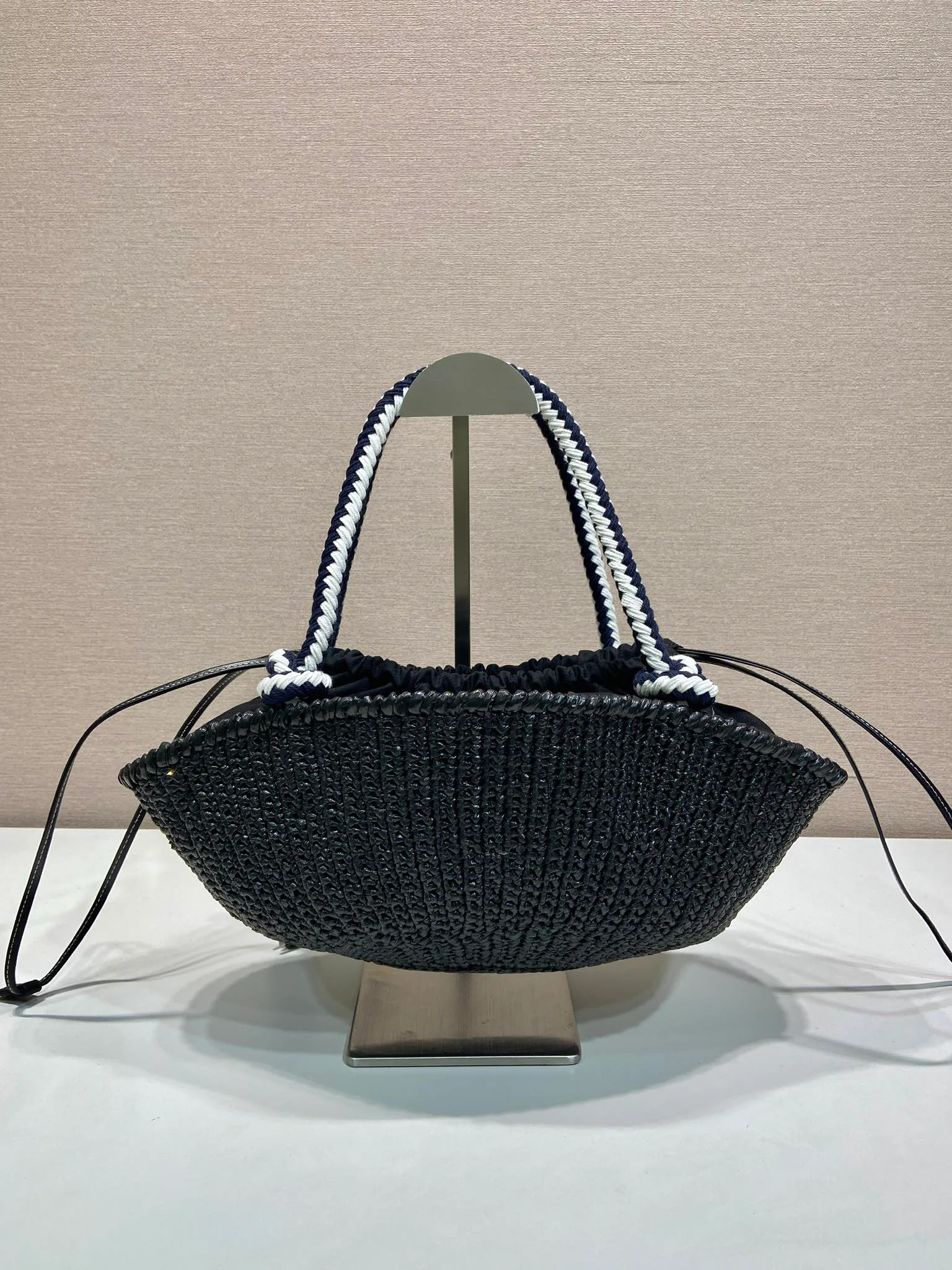 Классические Сумки Женские Prada 11565753