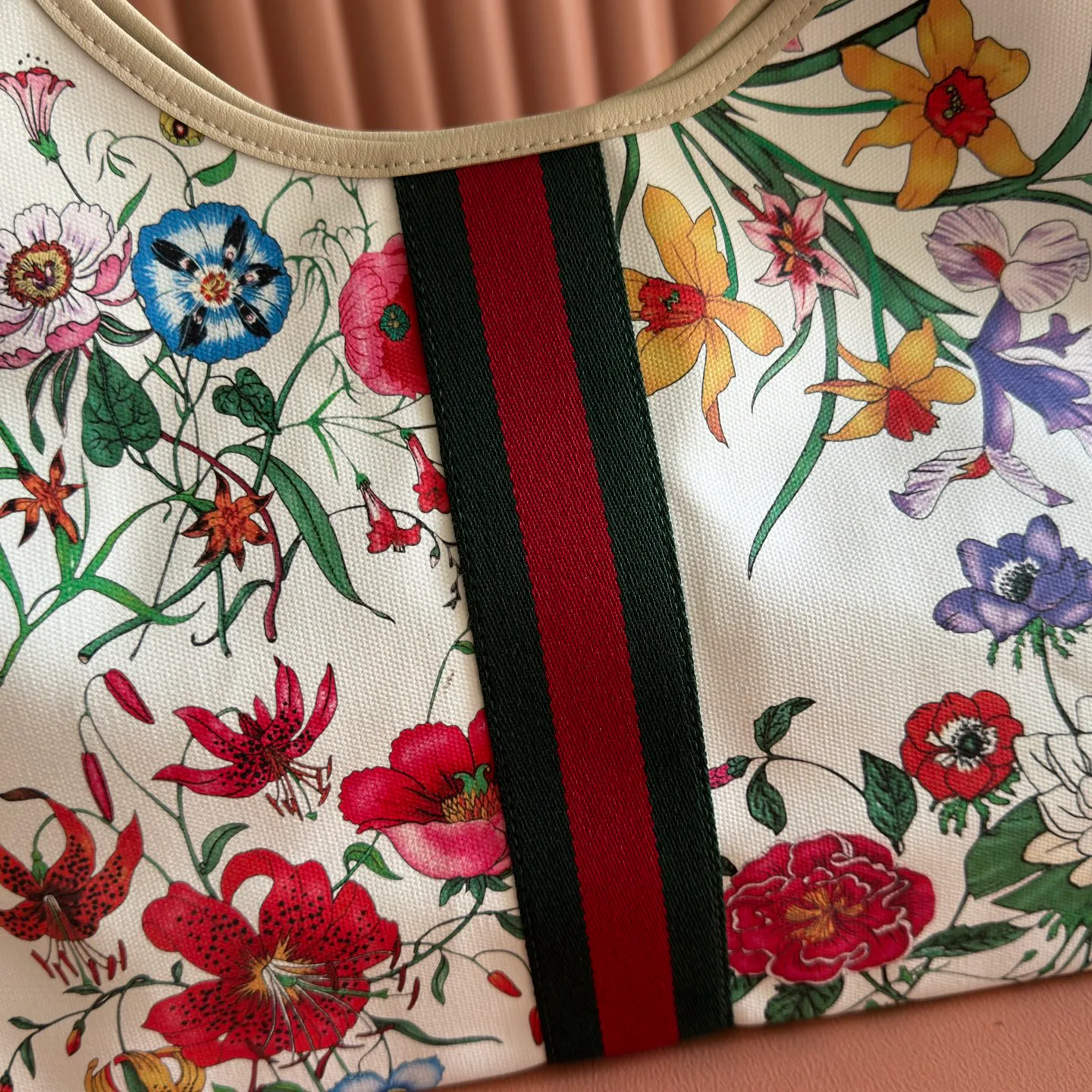 Классические Сумки Женские Gucci 18148089