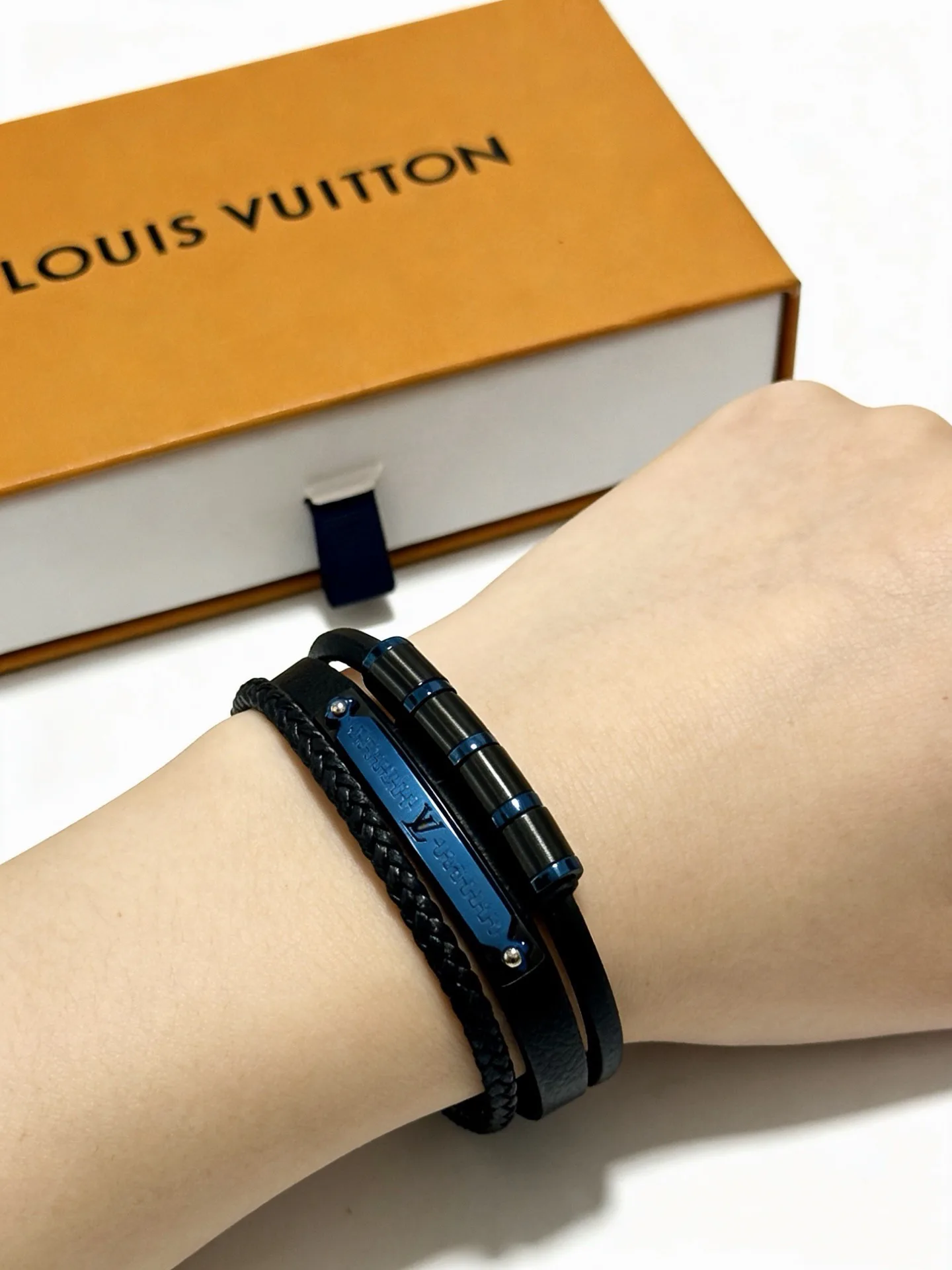 Бижутерия Louis Vuitton 17801817