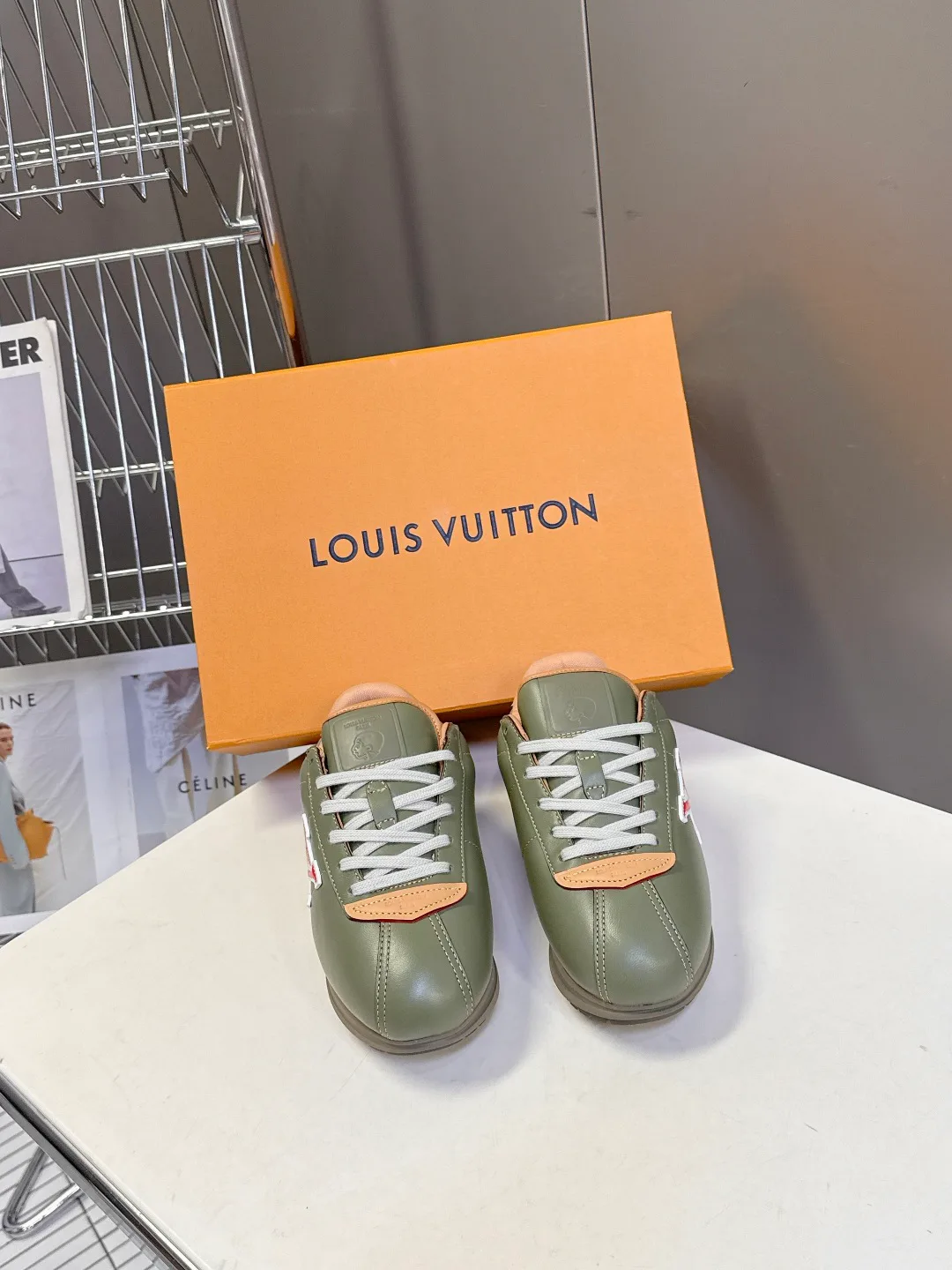 Кроссовки Женские Louis Vuitton 18005445