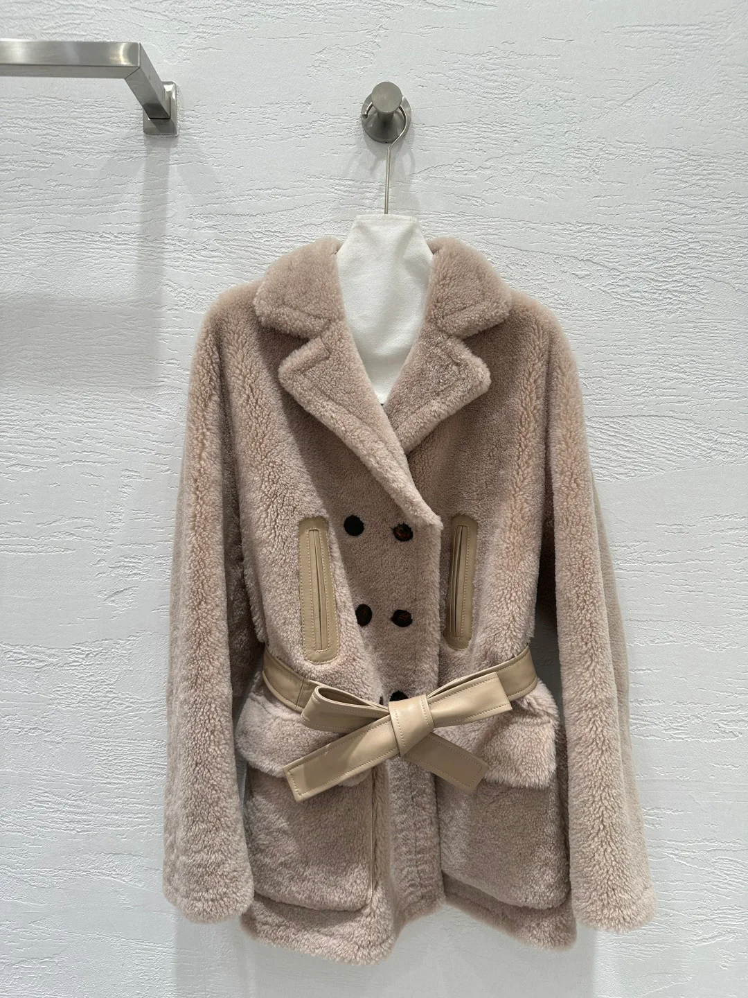 Кожаные Куртки И Дублёнки Женские Miu Miu 150182