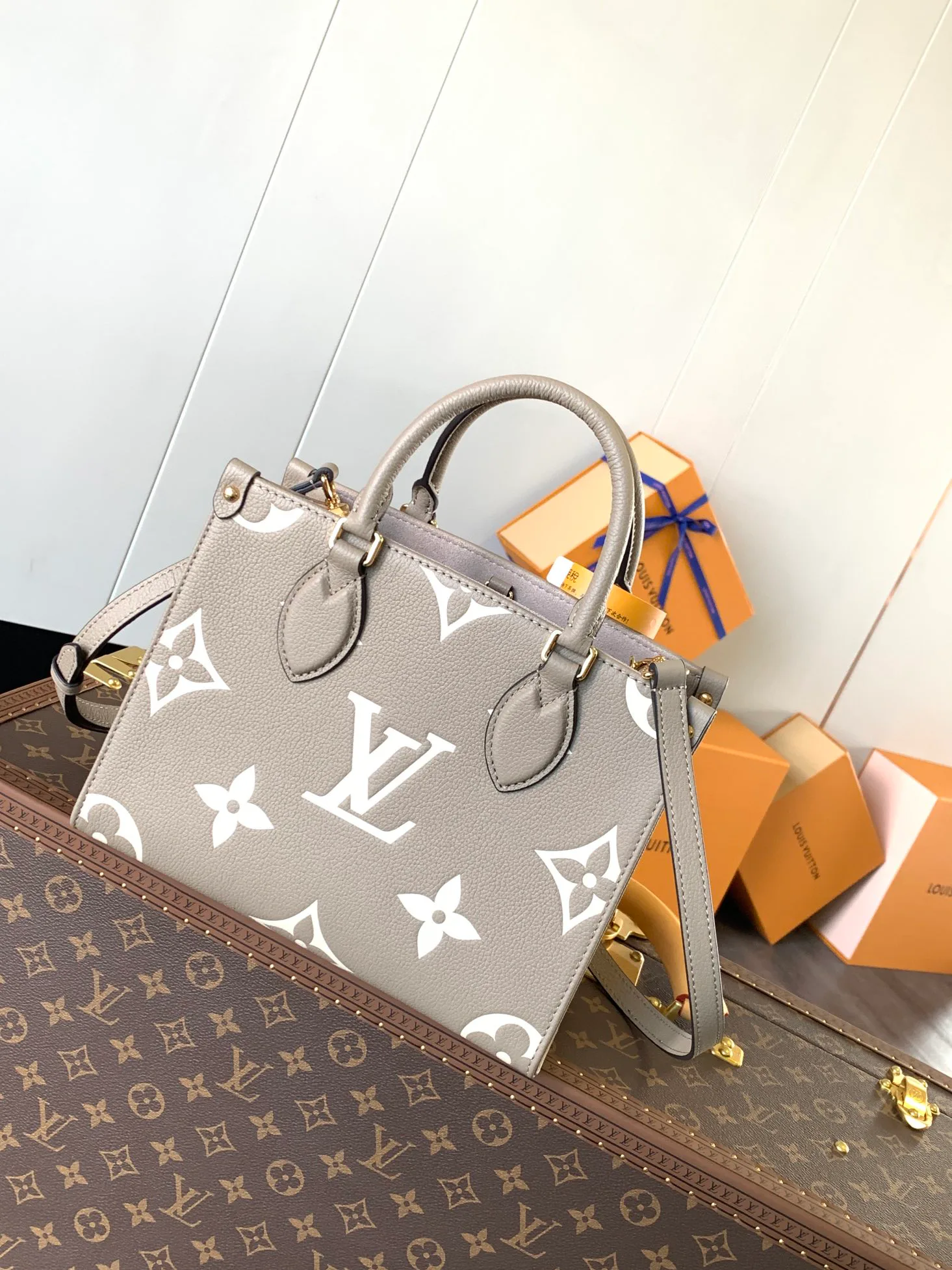 Классические Сумки Женские Louis Vuitton 18148123
