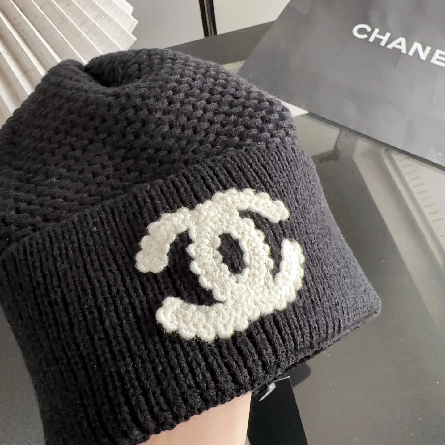 Головные Уборы Chanel 18105668