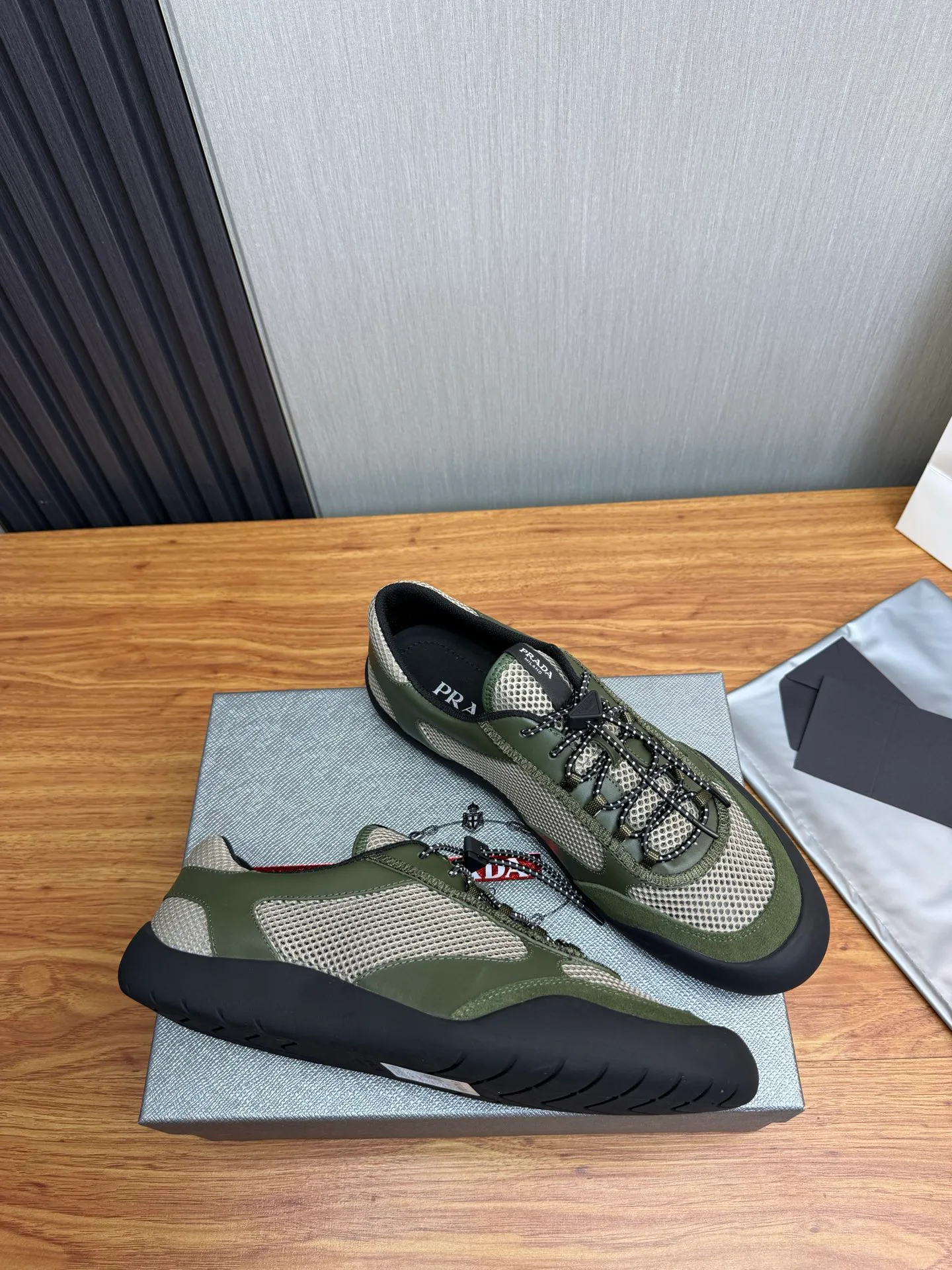 Кроссовки Мужские Prada 13241527