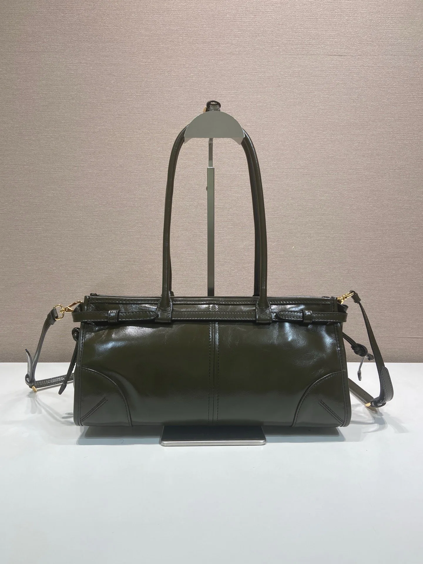 Классические Сумки Женские Prada 18184675