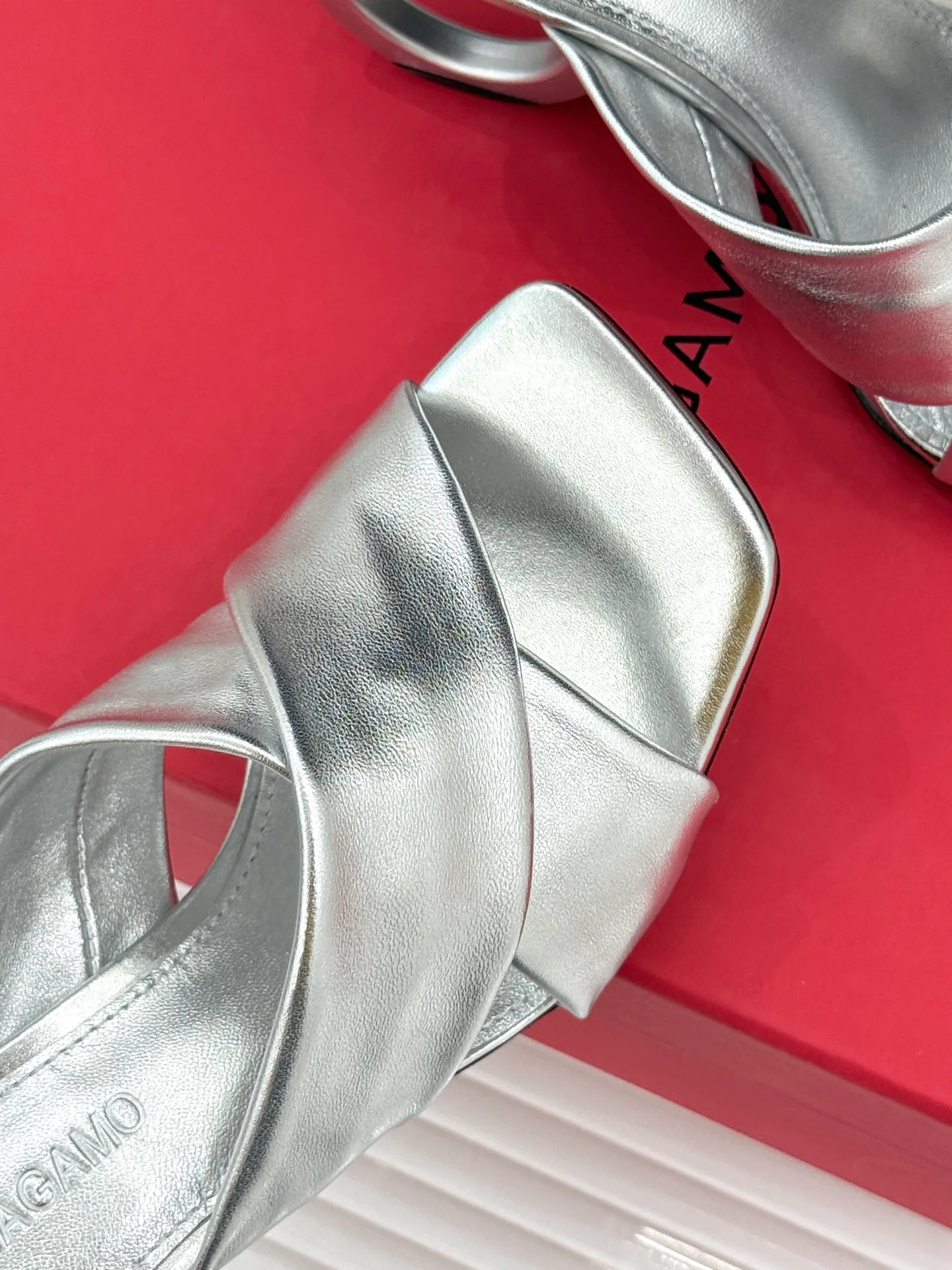 Туфли Женские Salvatore Ferragamo 11203320