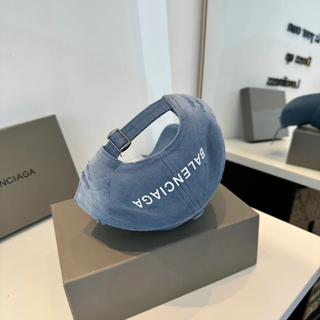 Головные Уборы Balenciaga 11633365
