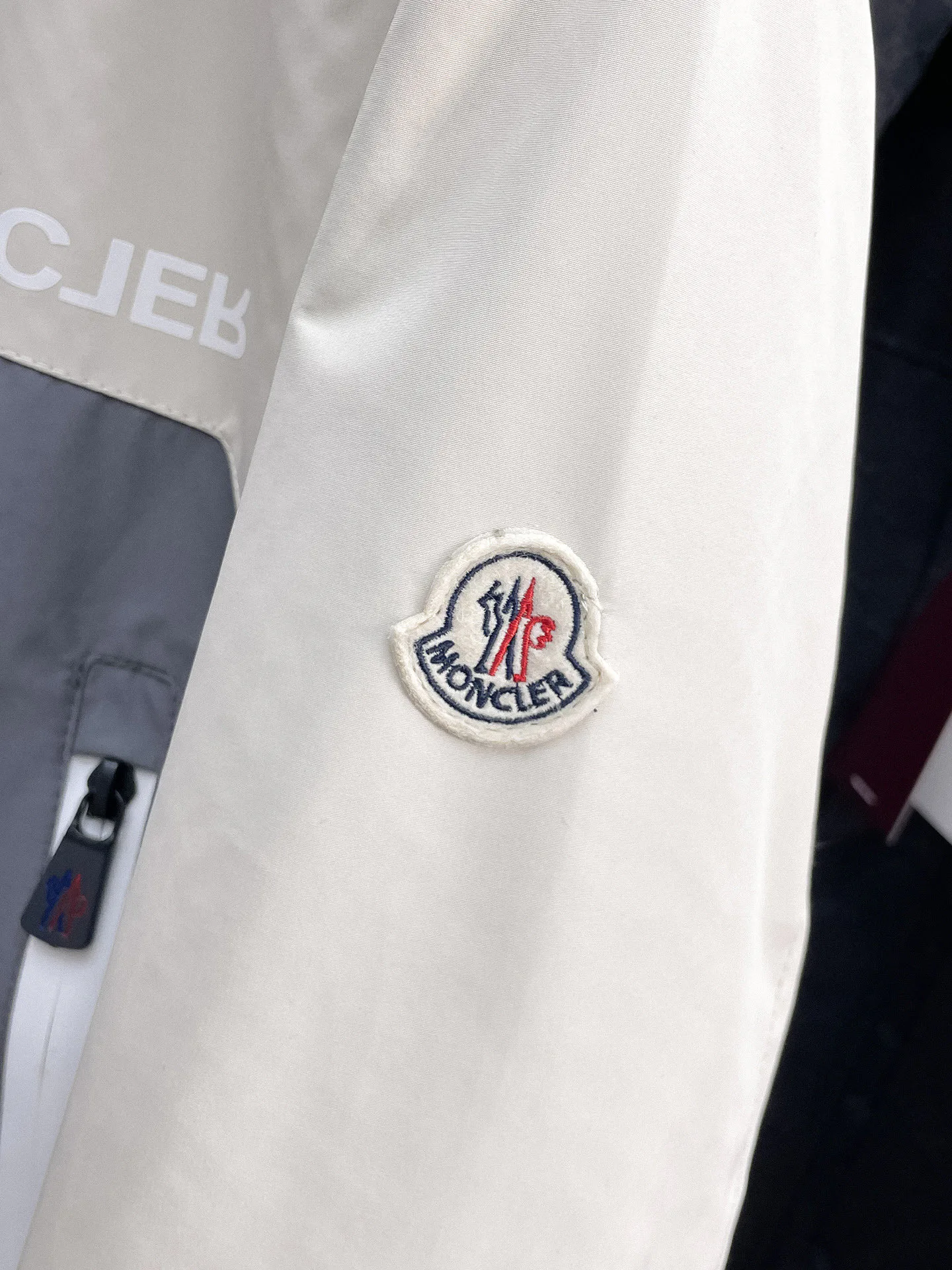 Куртки И Пуховики Мужские Moncler 9352302