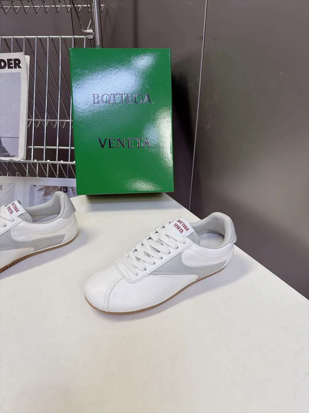 Кроссовки Женские Bottega Veneta 18404695