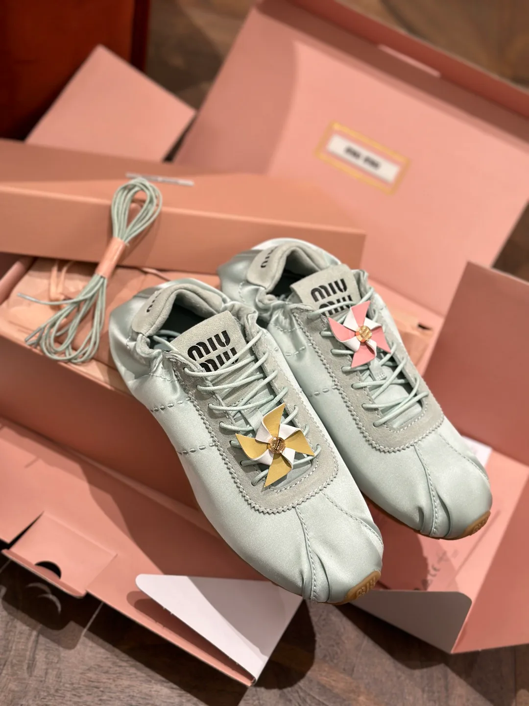 Кроссовки Женские Miu Miu 11579929