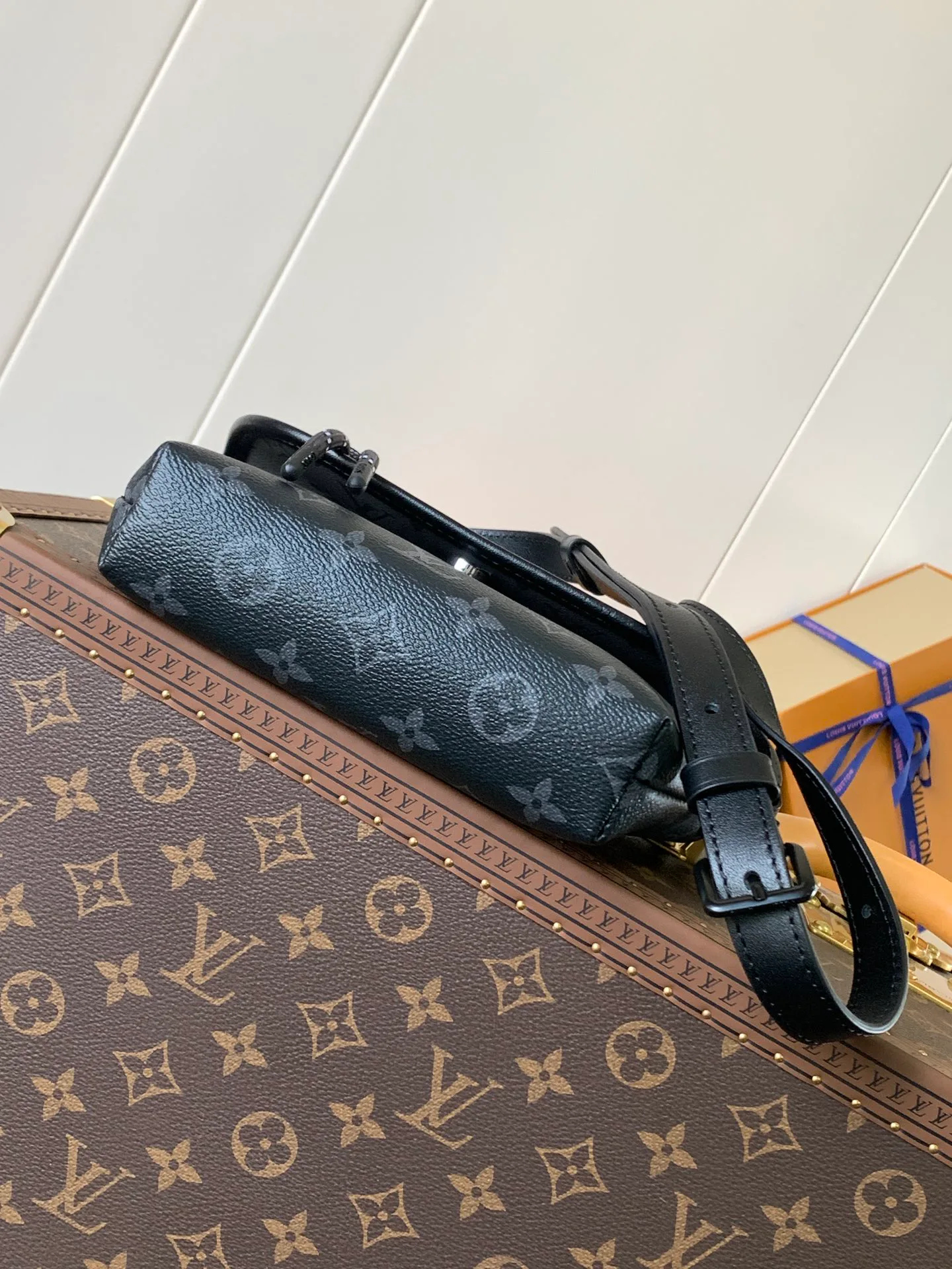Клатчи Женские Louis Vuitton 13435246