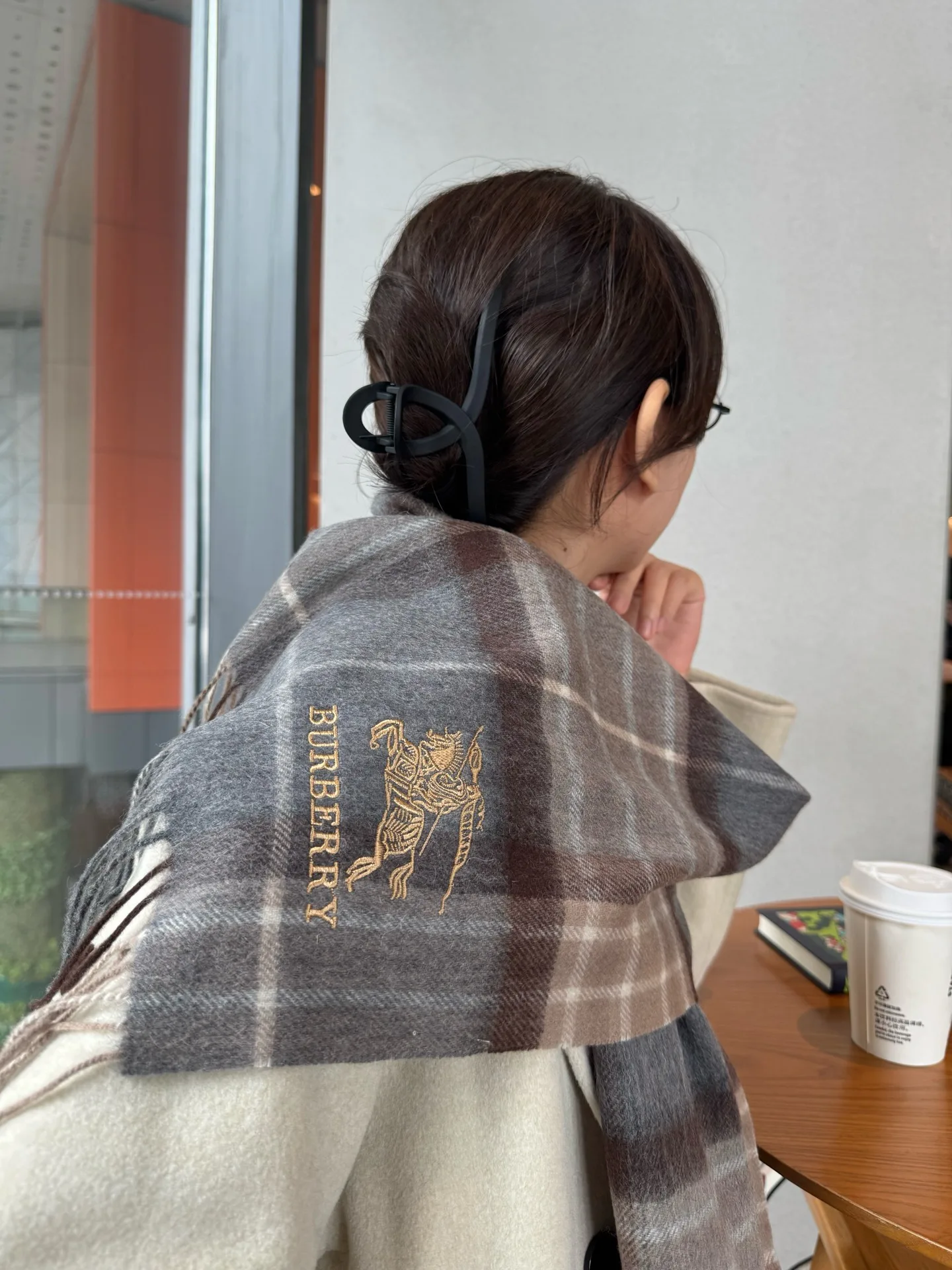 Шарфы Burberry 702869