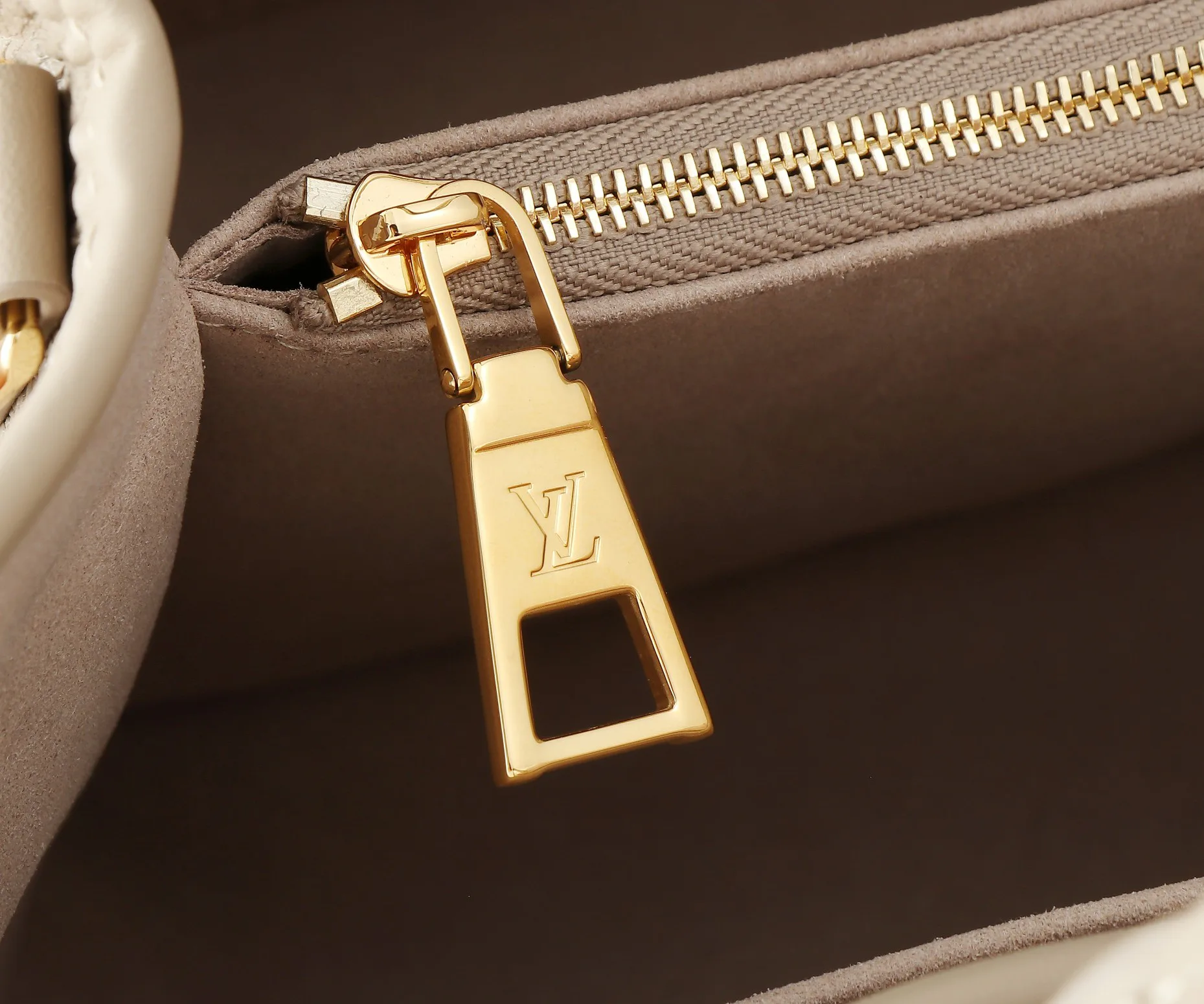 Классические Сумки Женские Louis Vuitton 17615675
