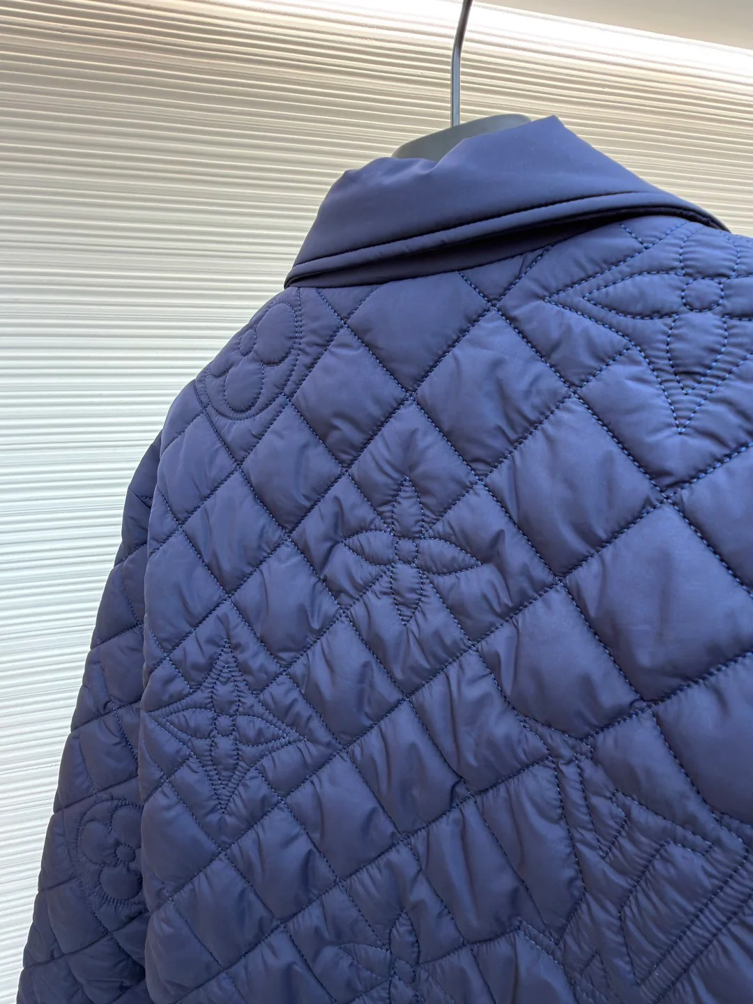Куртки И Пуховики Мужские Louis Vuitton 6352624