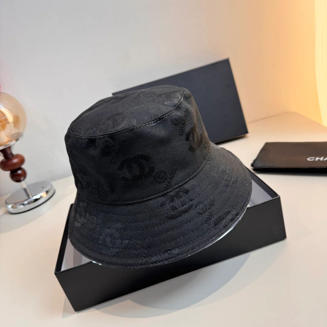 Головные Уборы Chanel 12647130