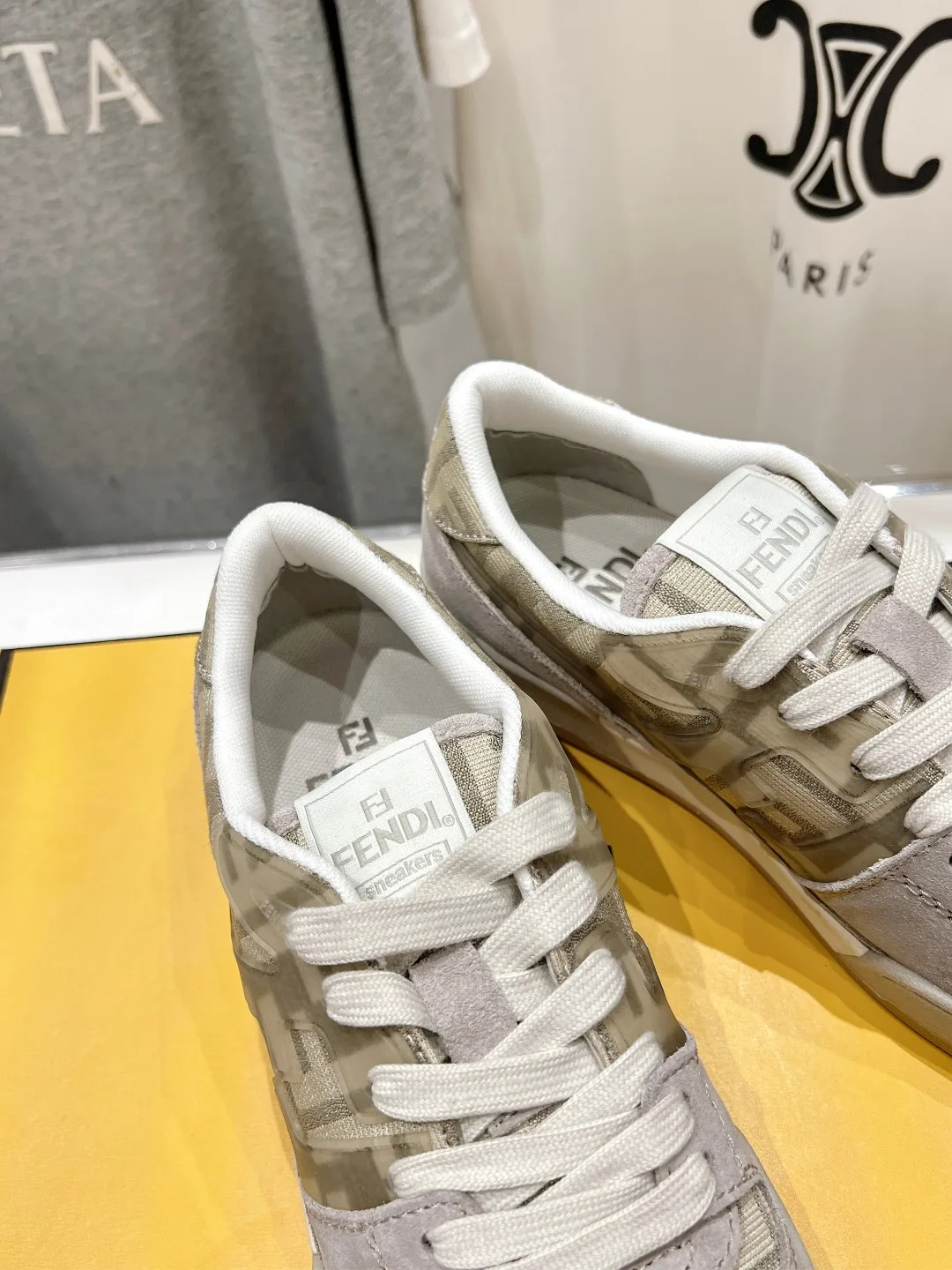 Кроссовки Женские Fendi 17908444