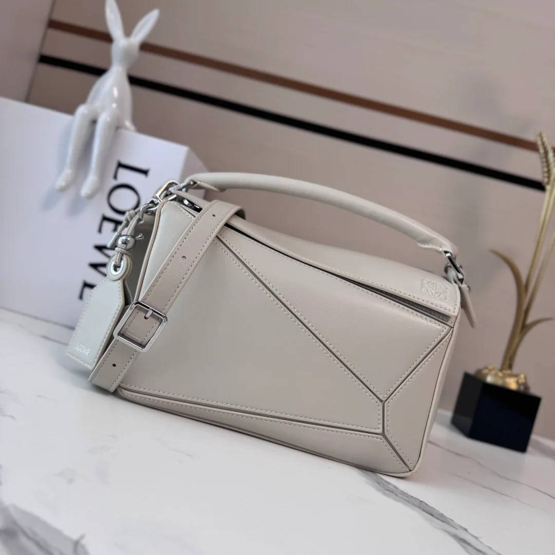 Классические Сумки Женские Loewe 11939083
