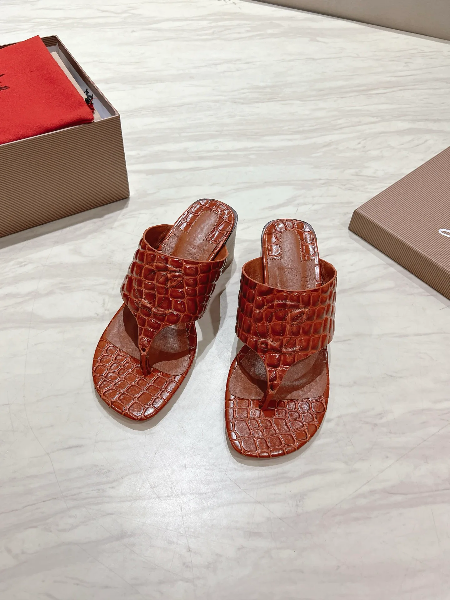 Босоножки Женские Christian Louboutin 35783