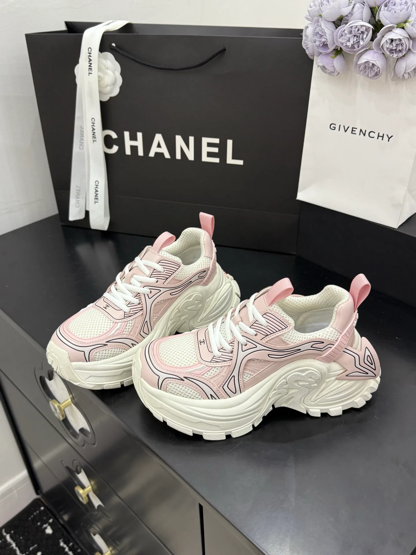 Кроссовки Женские Chanel 10653190