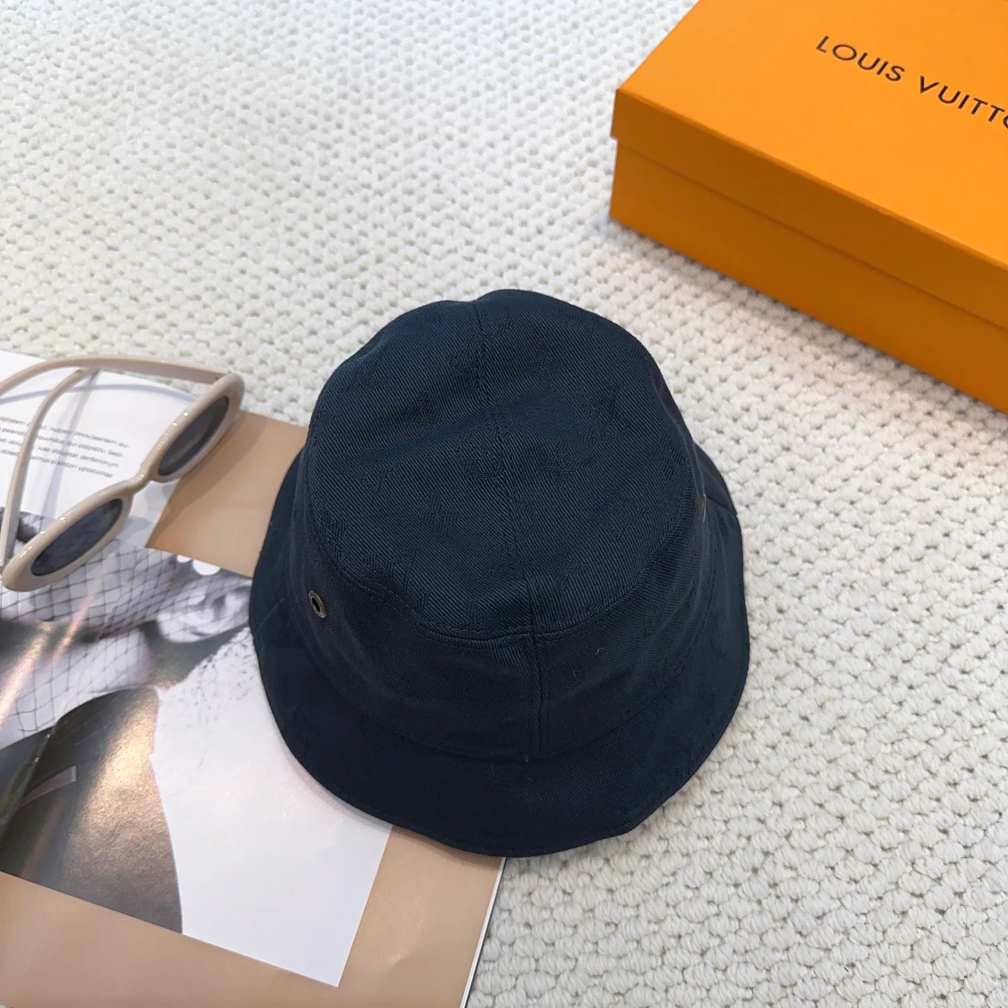 Головные Уборы Louis Vuitton 13294352