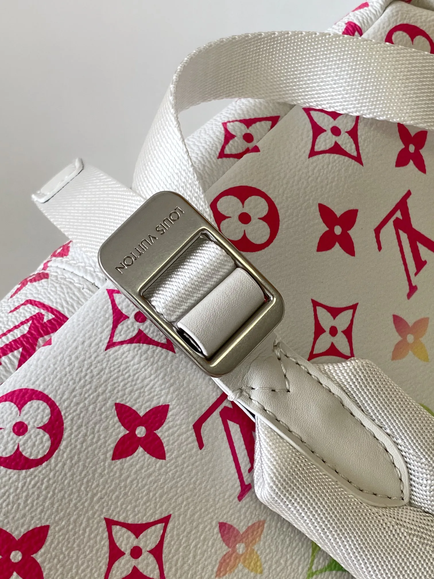 Рюкзаки Женские Louis Vuitton 13435251